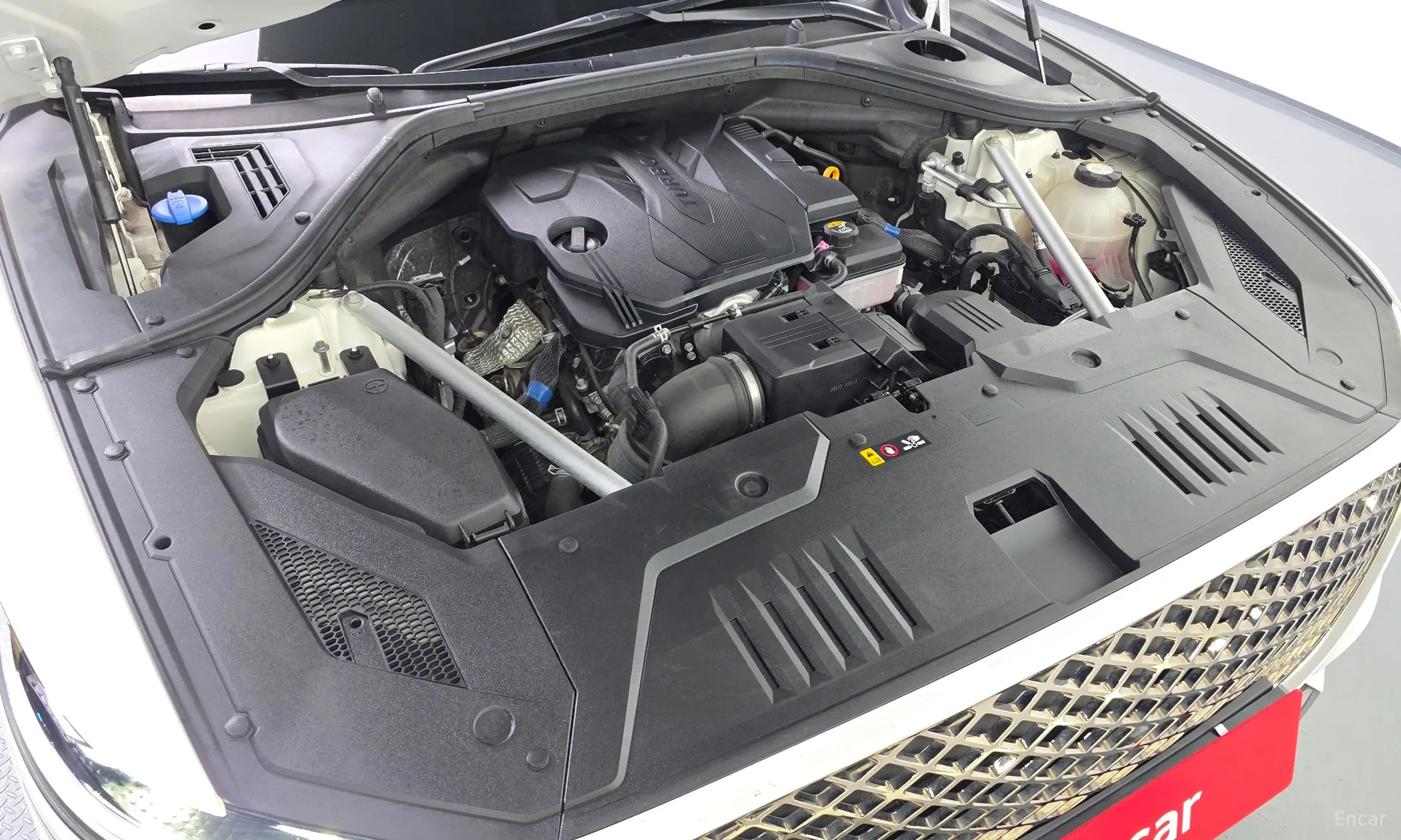 Genesis GV70 превью 6