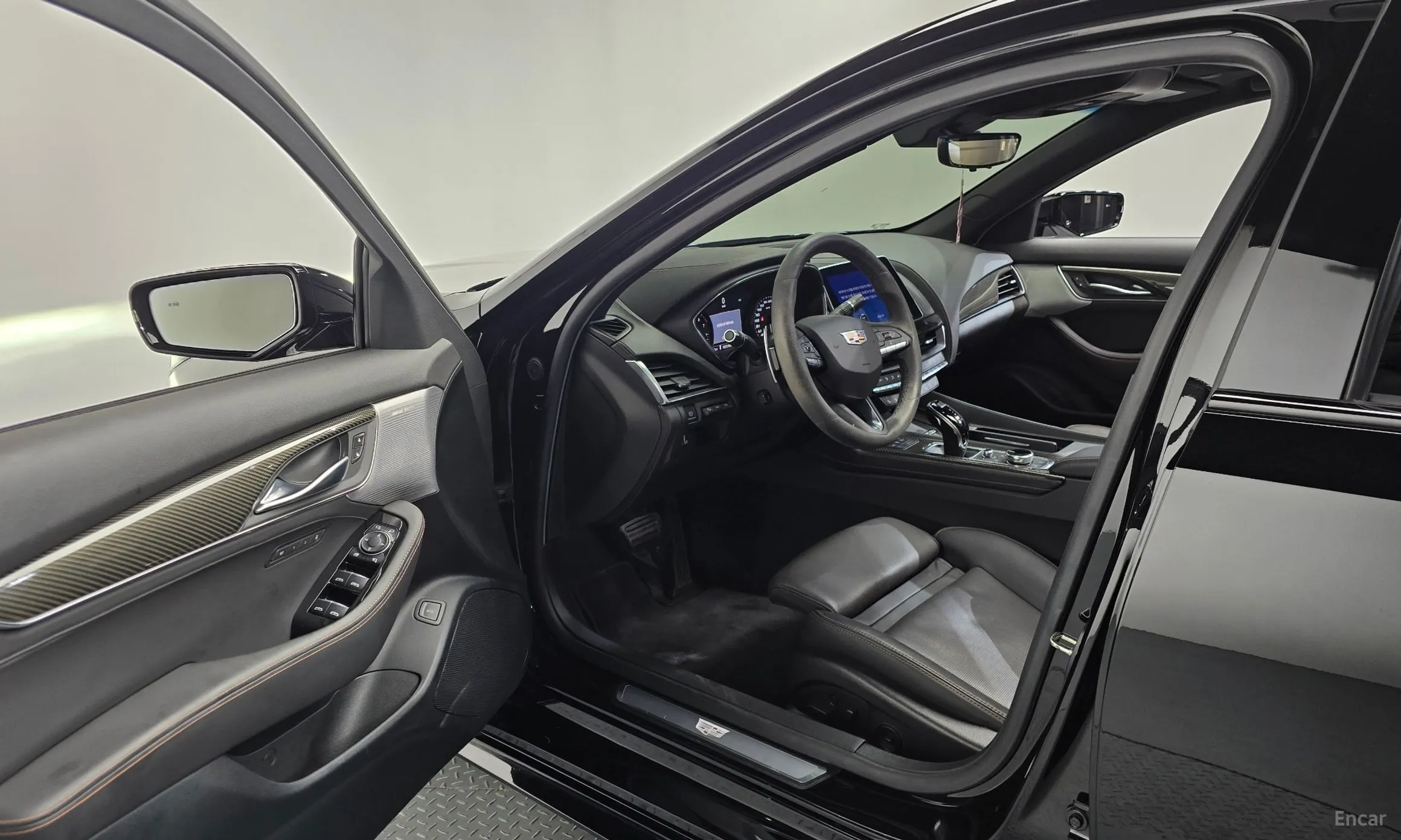 Cadillac CT5 превью 10