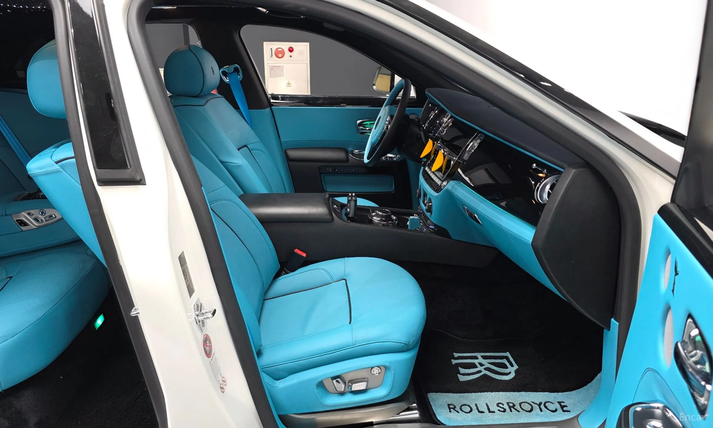Rolls-Royce Ghost превью 11