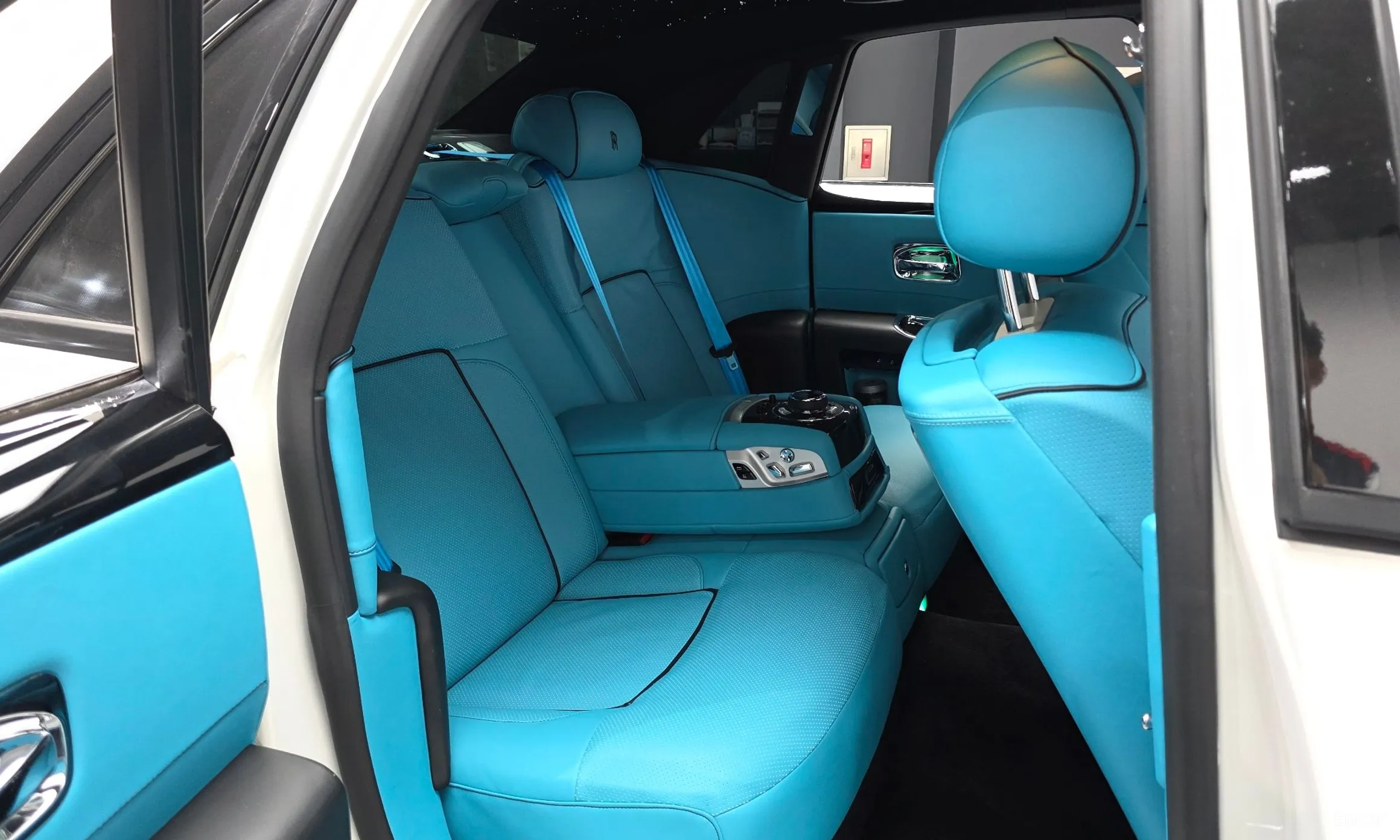 Rolls-Royce Ghost превью 12