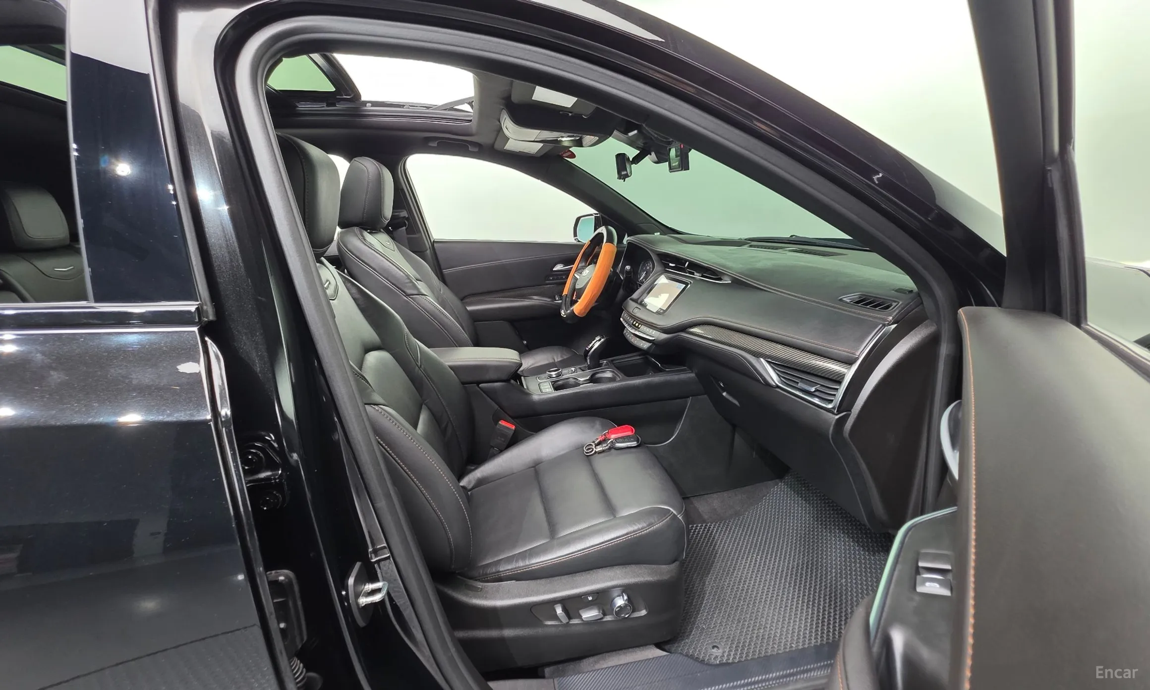 Cadillac XT4 превью 10