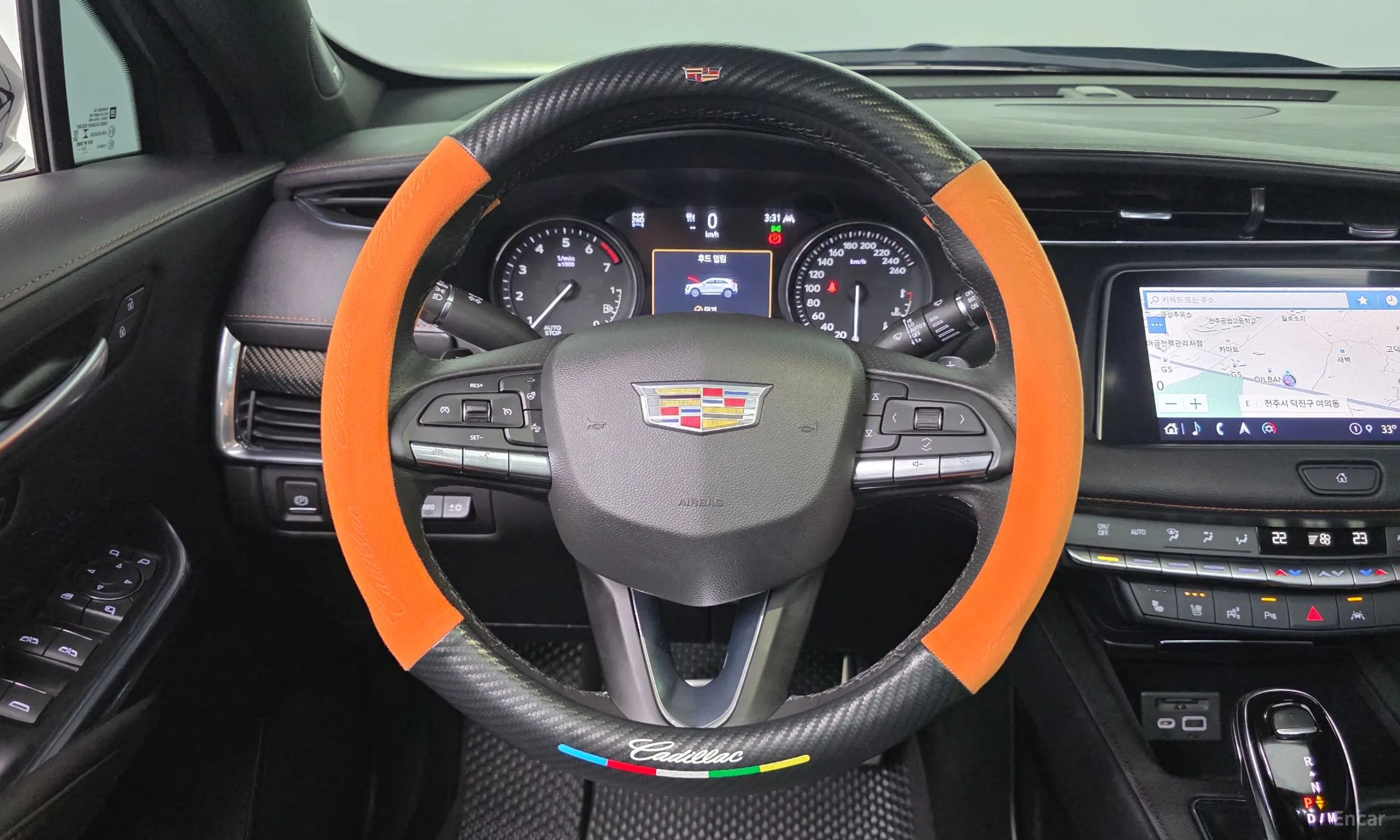 Cadillac XT4 превью 13