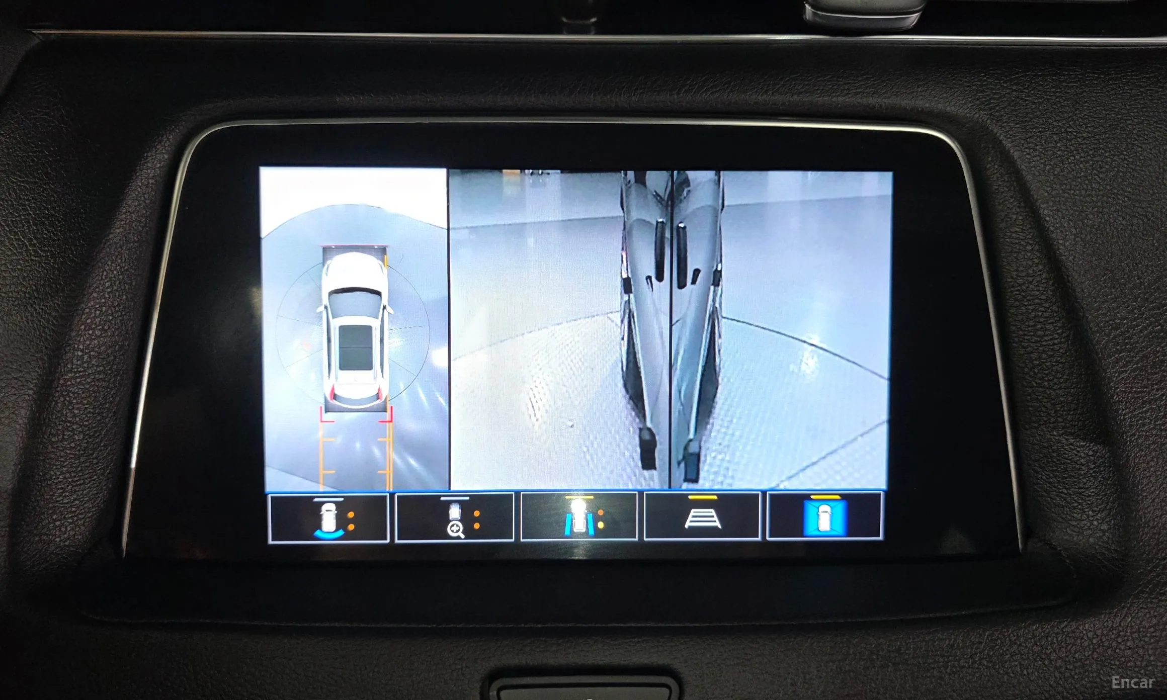Cadillac XT4 превью 16
