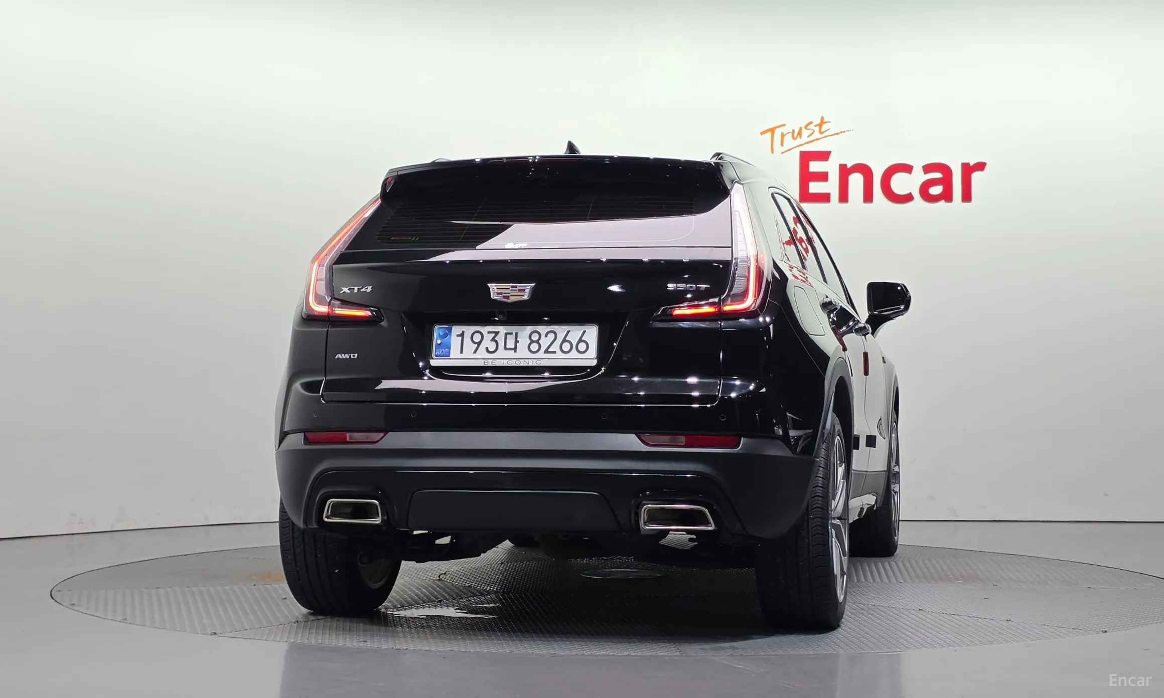 Cadillac XT4 превью 4