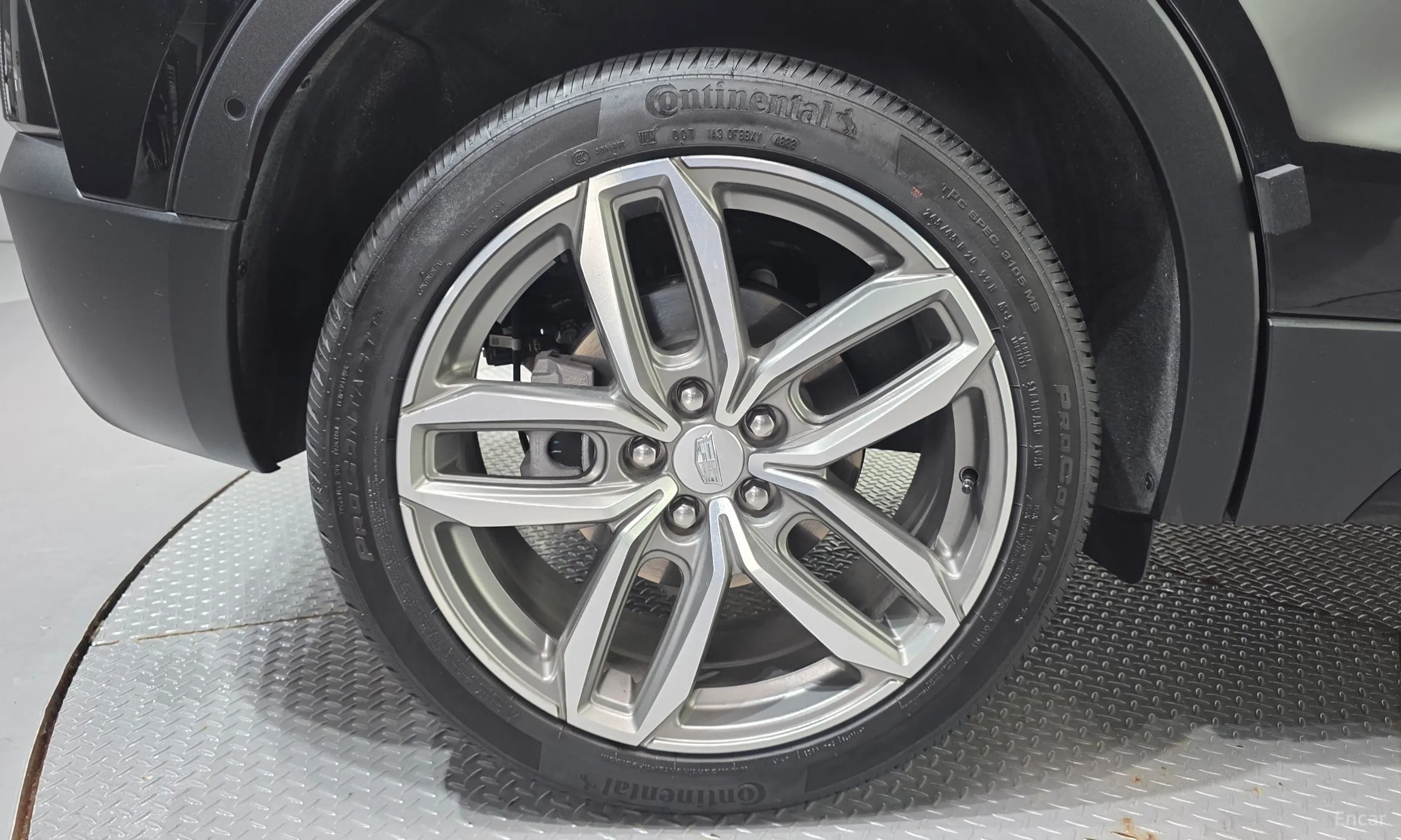 Cadillac XT4 превью 5