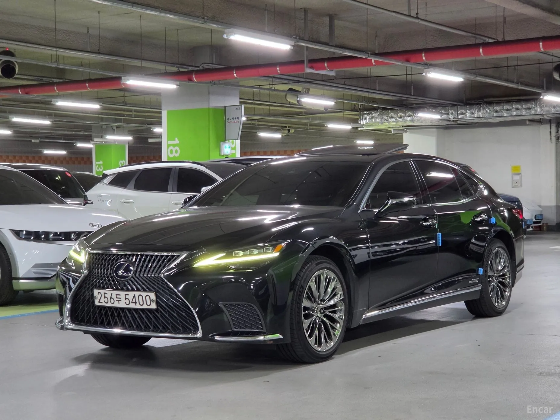 Lexus LS500h Gen 5