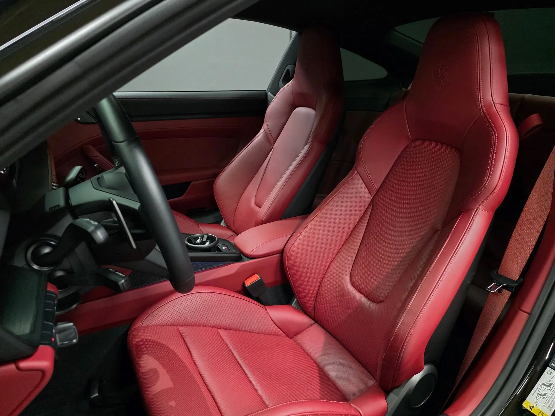Porsche 911 (992) превью 10