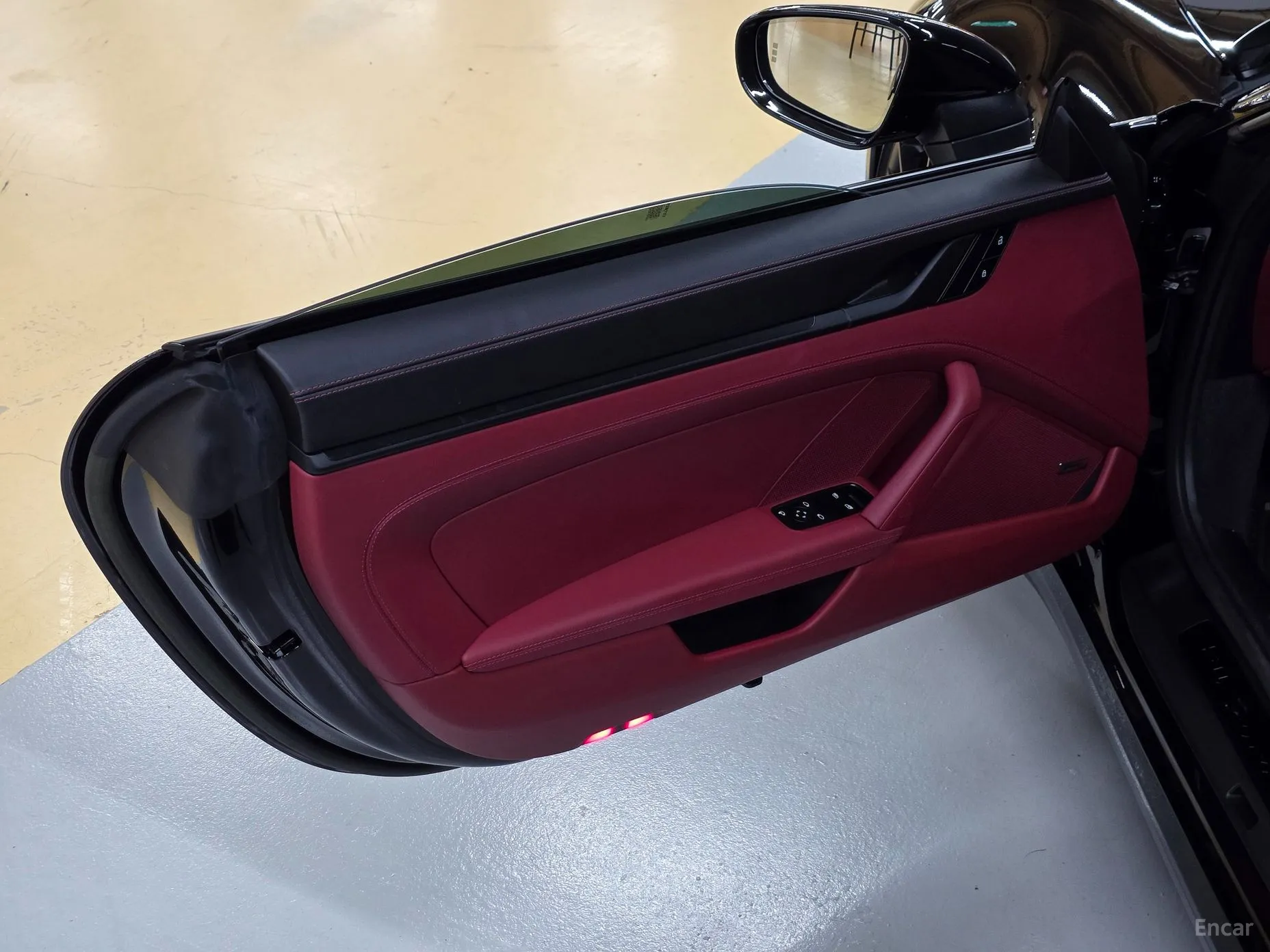 Porsche 911 (992) превью 16