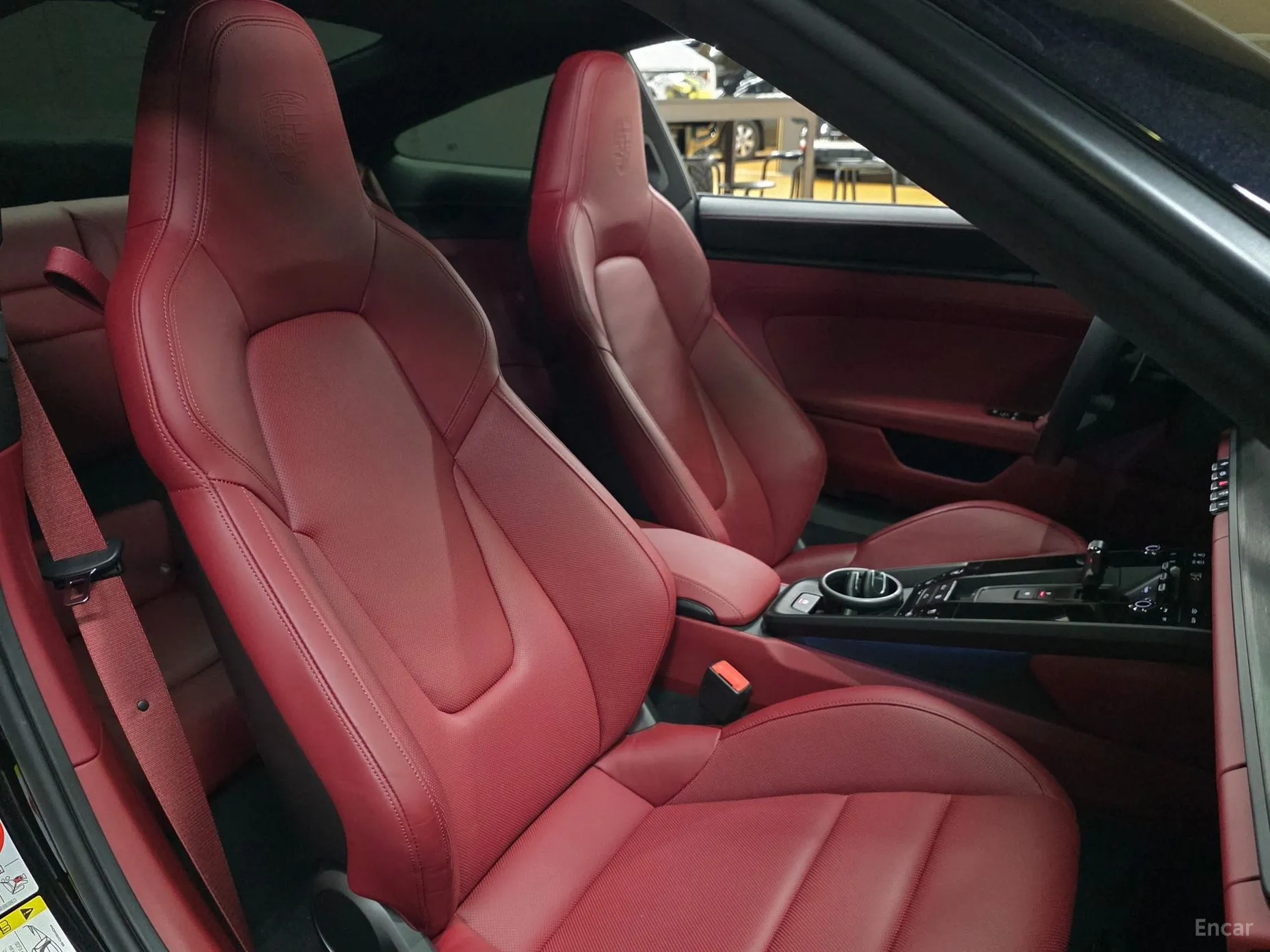 Porsche 911 (992) превью 20