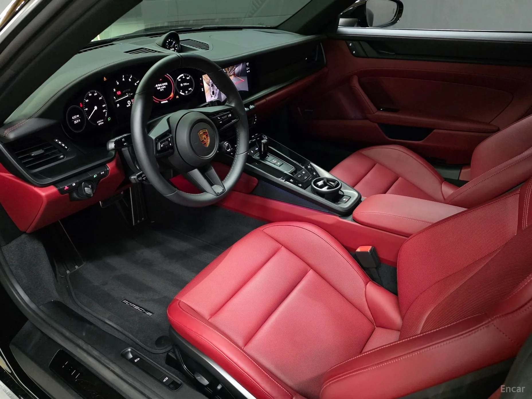 Porsche 911 (992) превью 7