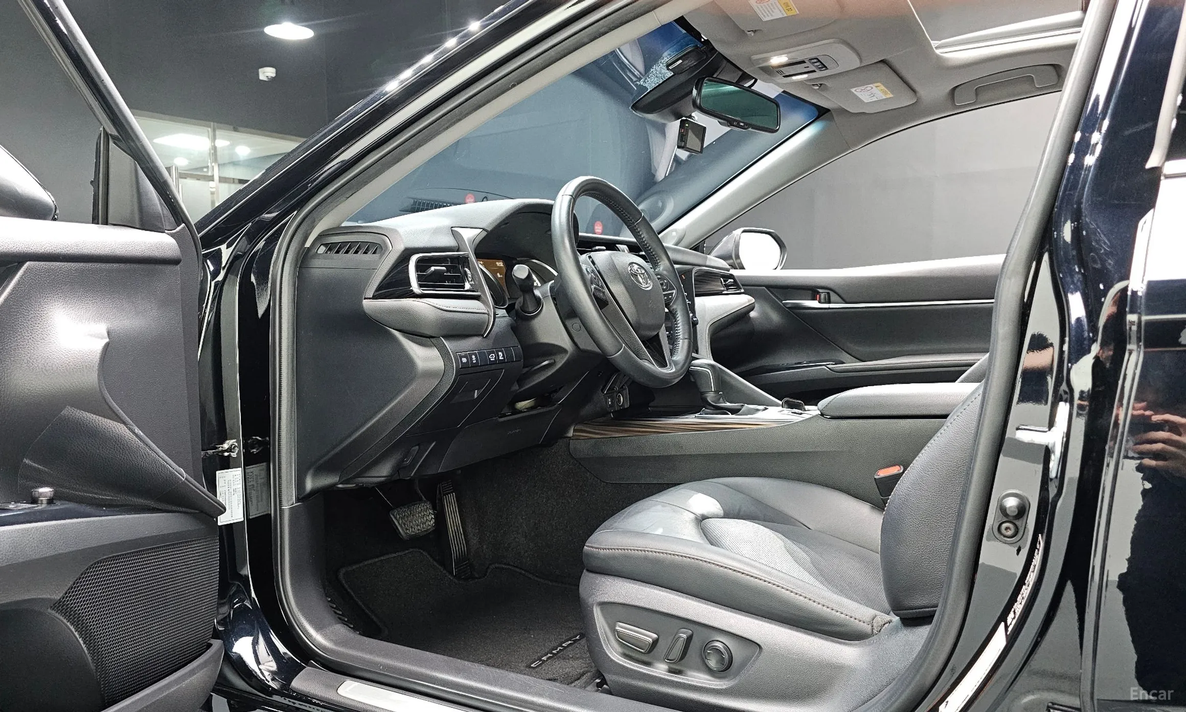 Toyota Camry (XV70) превью 10