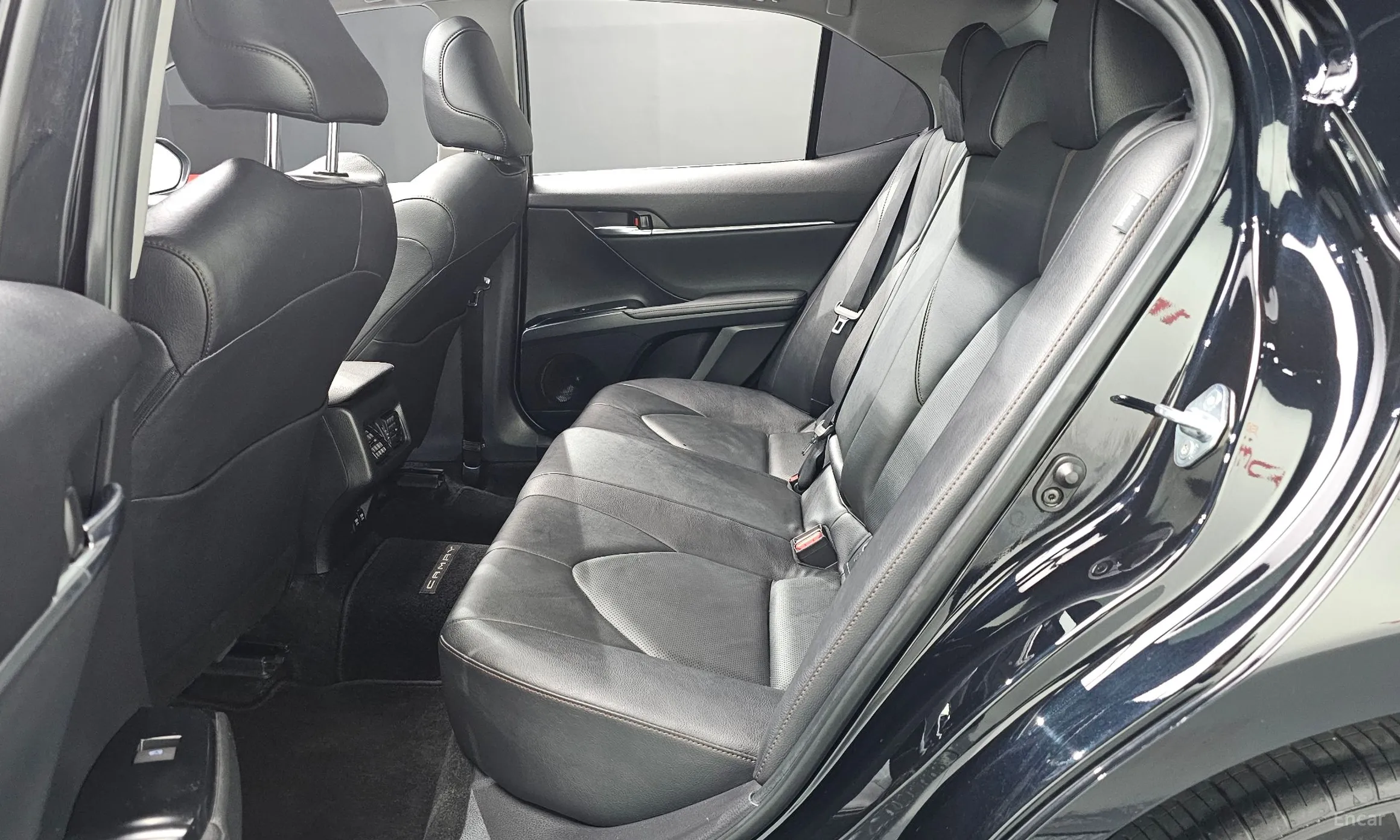 Toyota Camry (XV70) превью 12