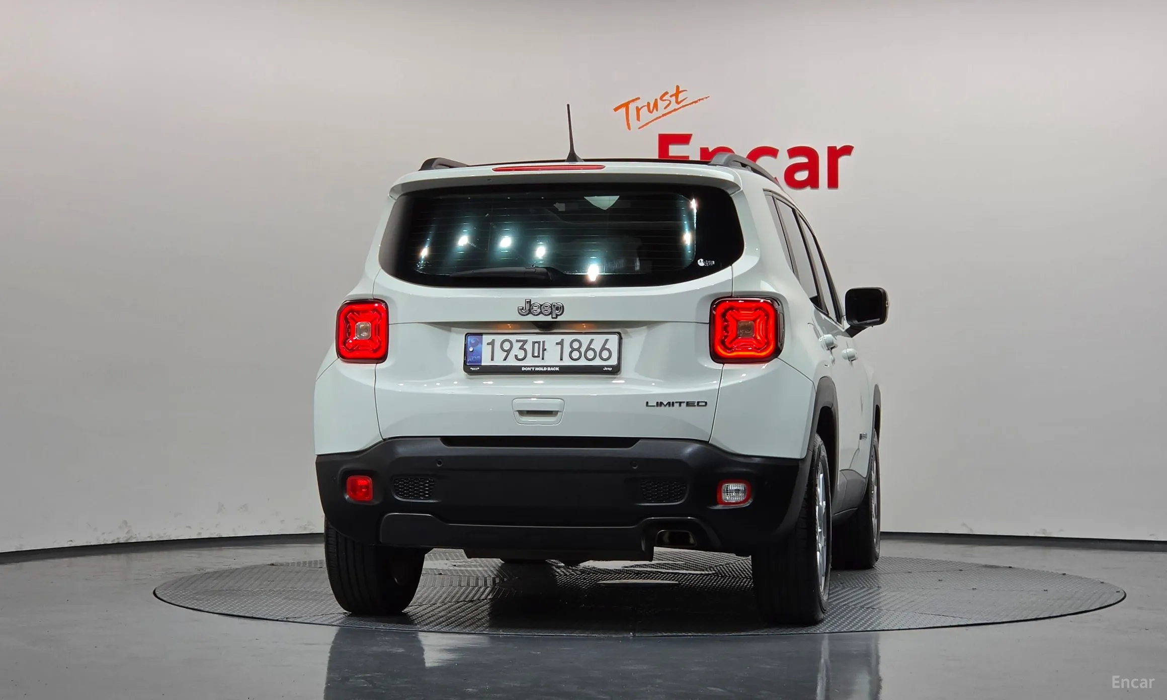 Jeep Renegade превью 4