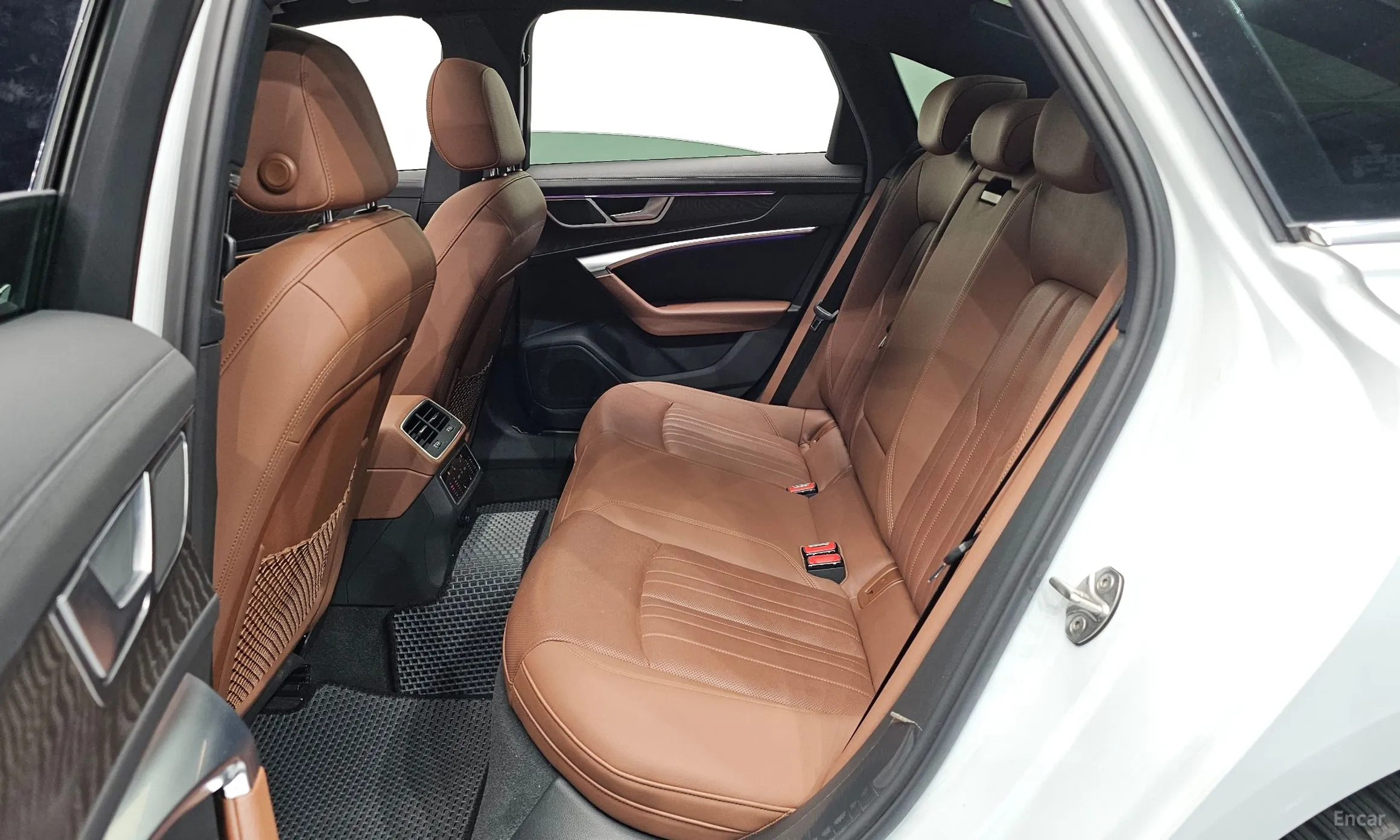 Audi A6 (C8) превью 12
