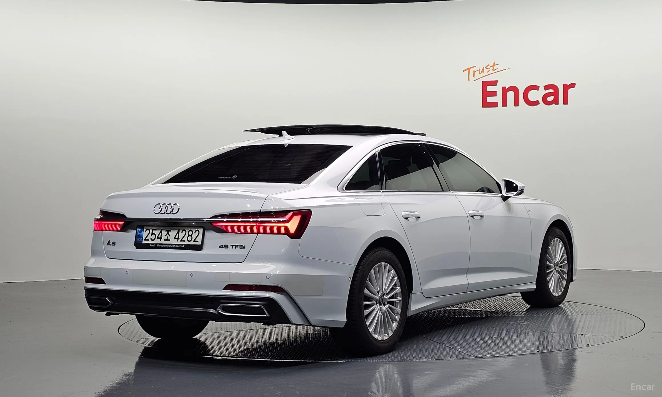 Audi A6 (C8) превью 2