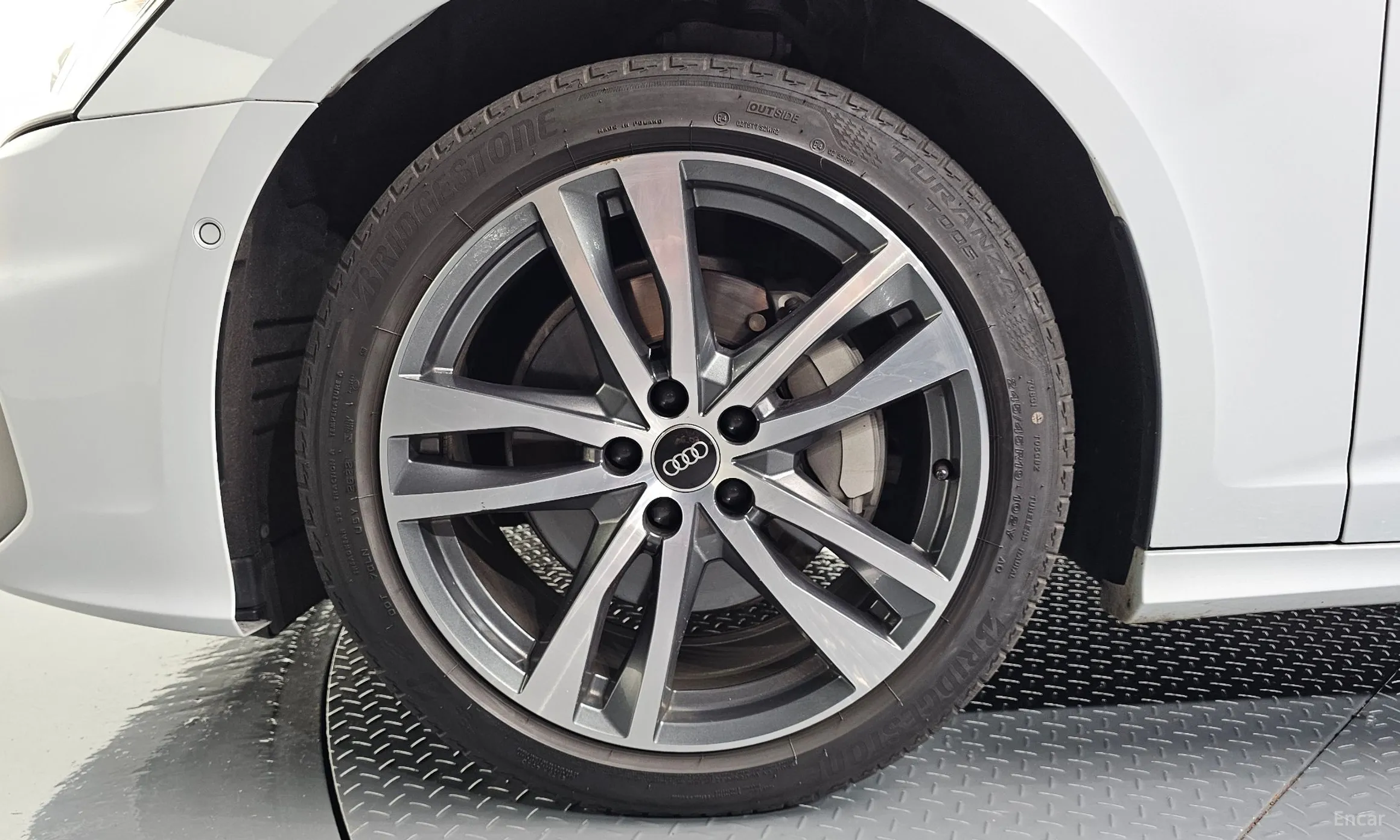 Audi A6 (C8) превью 5