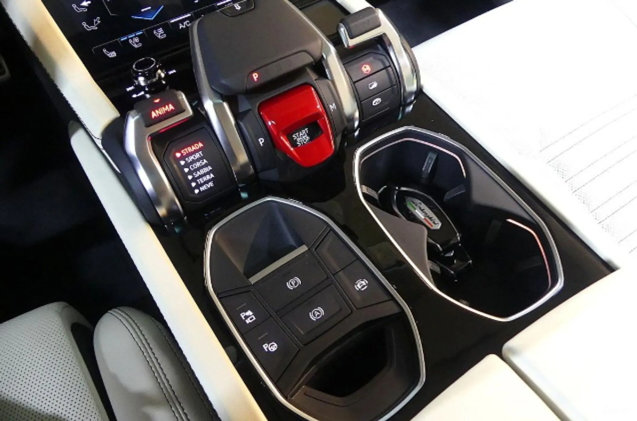 Lamborghini Urus превью 14