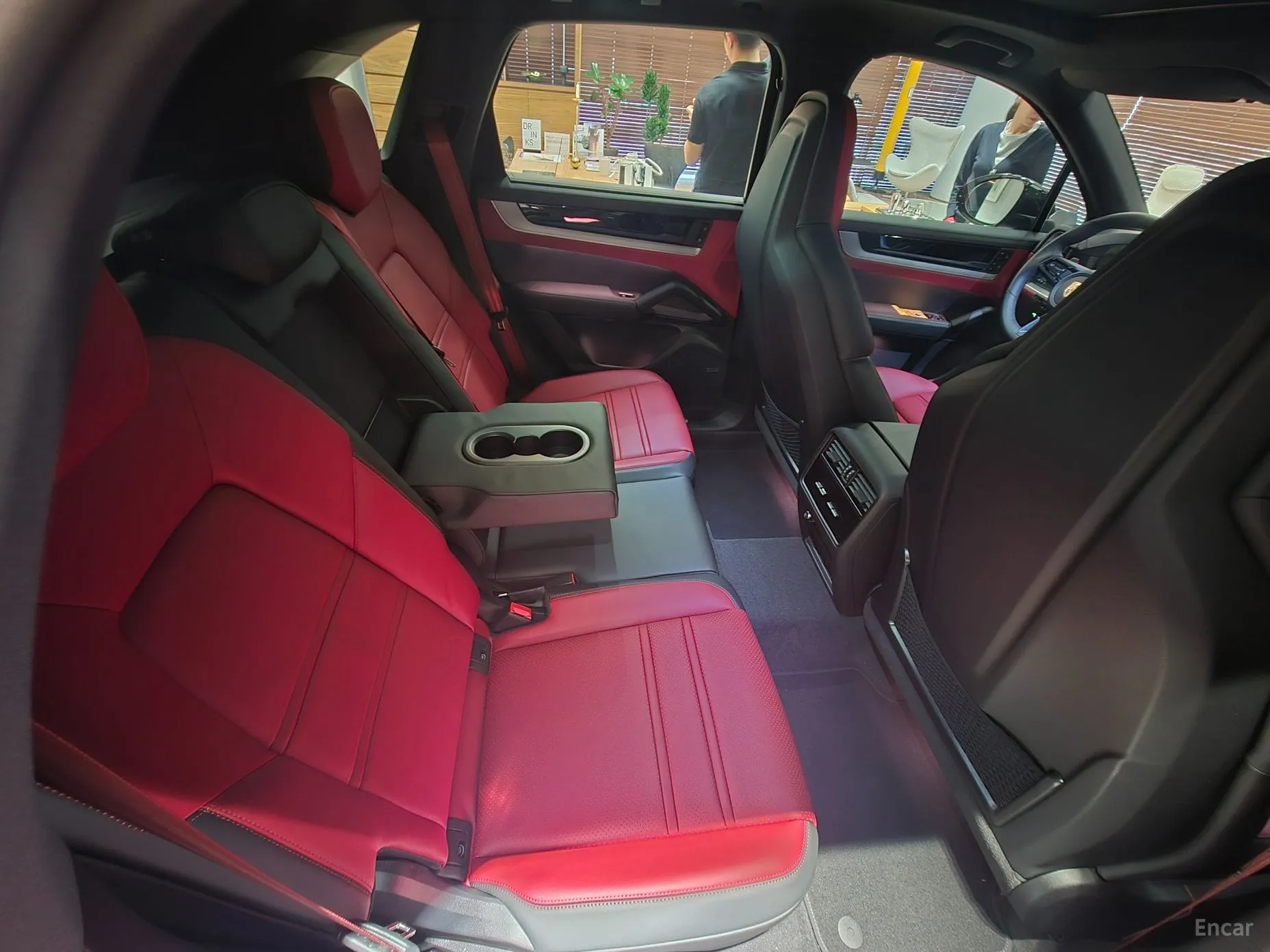 Porsche Cayenne (PO536) превью 14