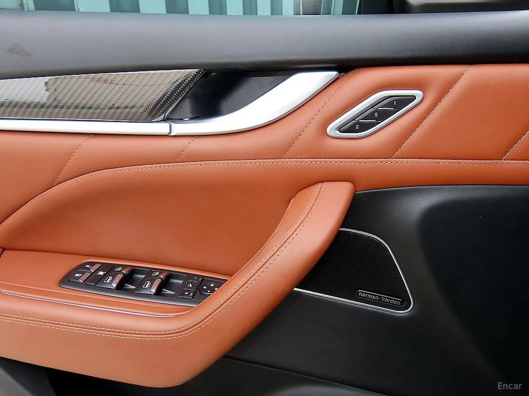 Maserati Levante превью 11