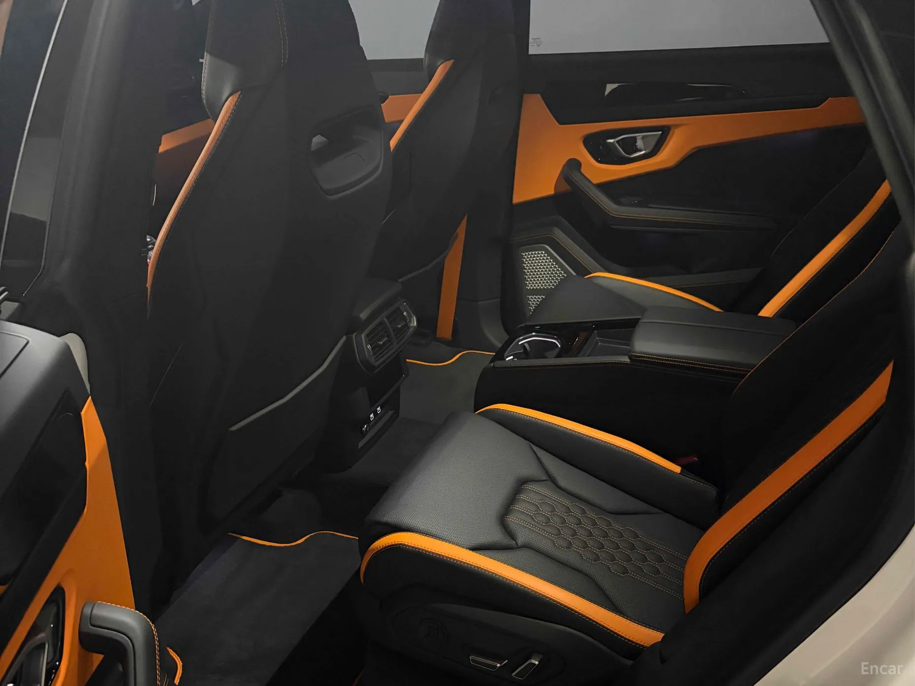 Lamborghini Urus превью 10