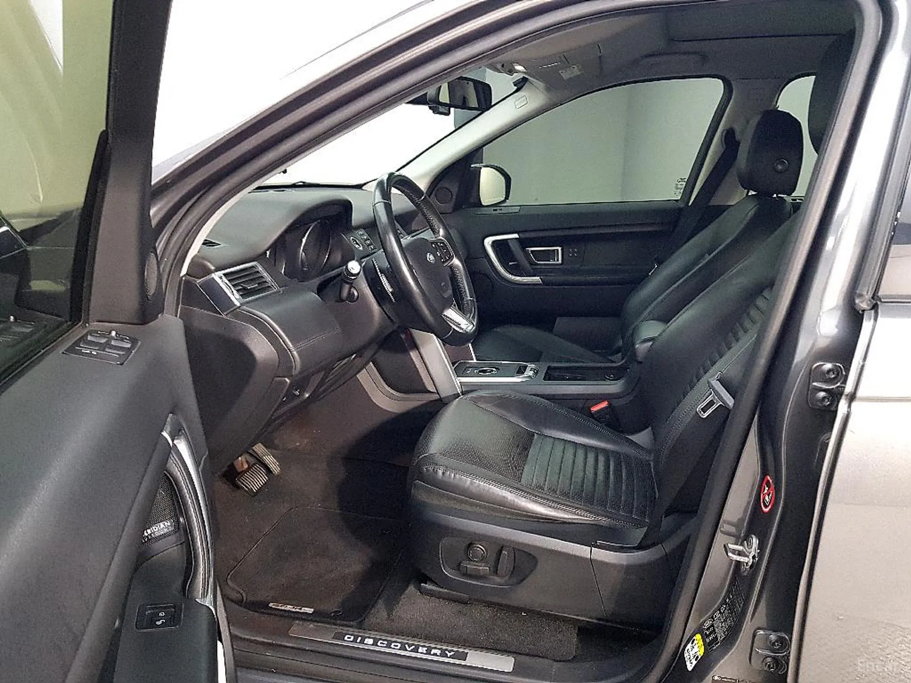 Land Rover Discovery Sports превью 10