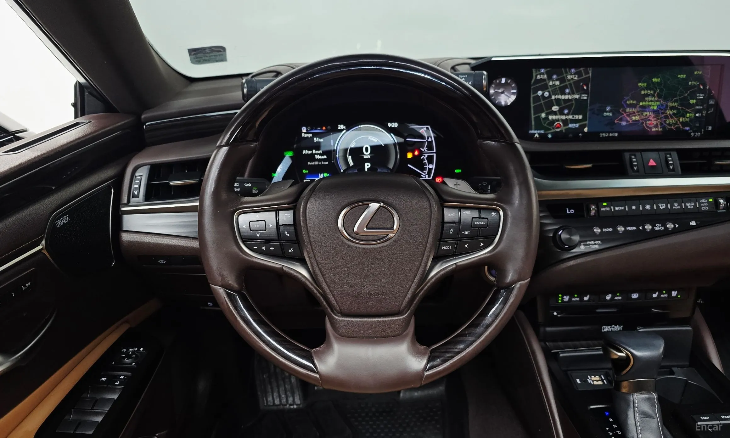 Lexus ES300h 7th Generation превью 14