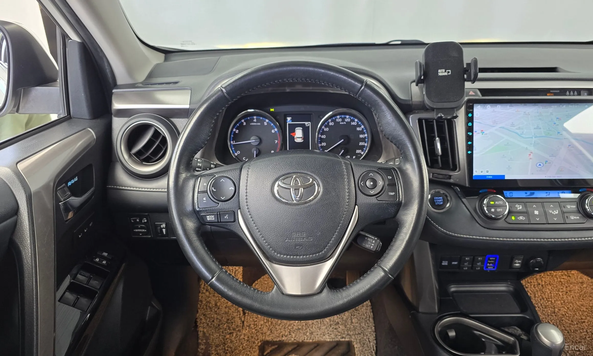 Toyota RAV4 превью 13