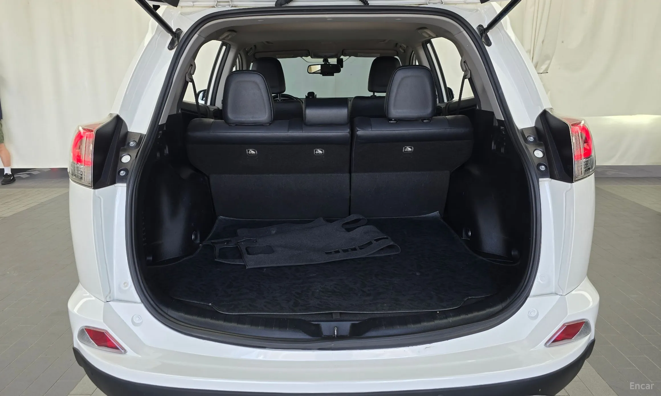 Toyota RAV4 превью 20