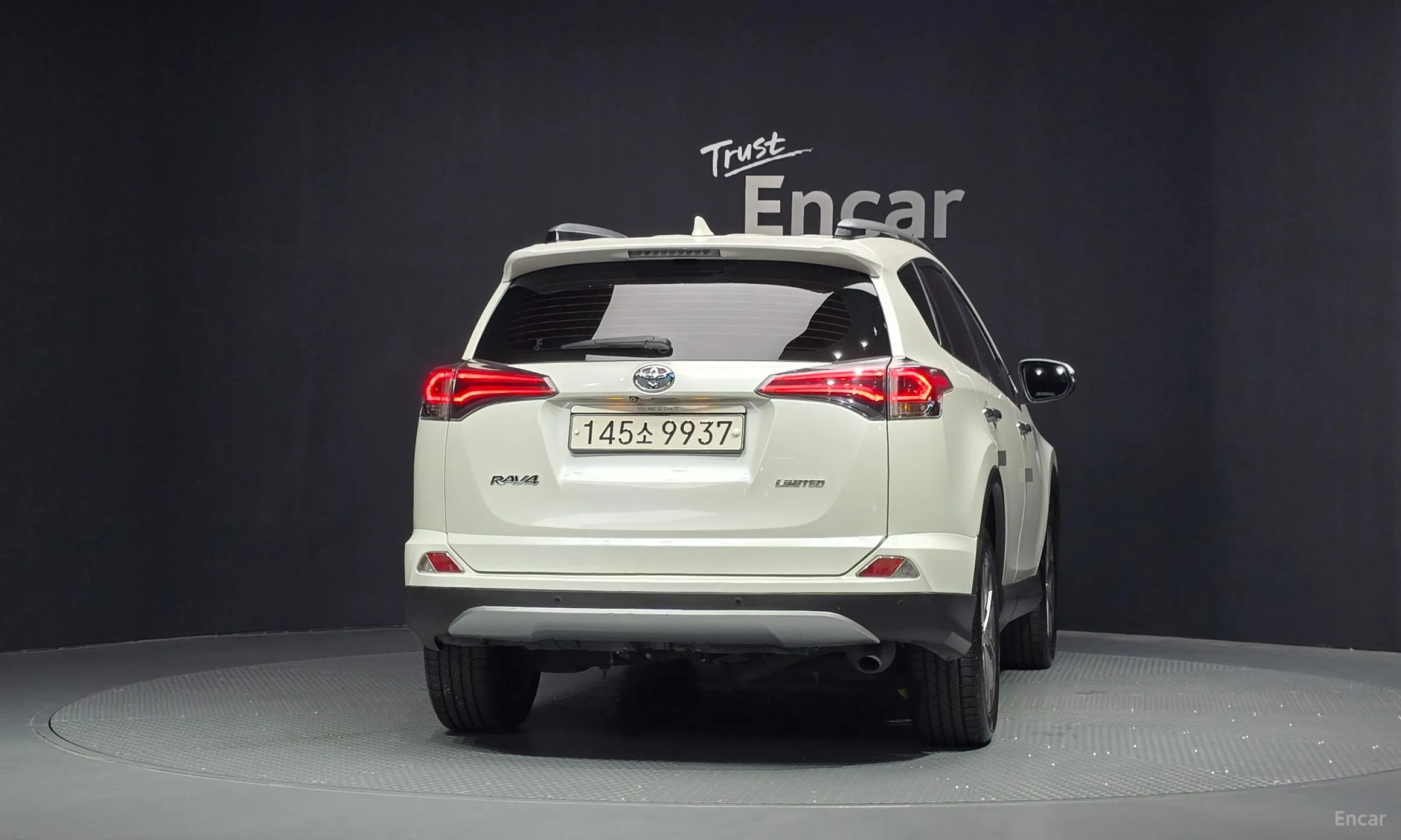 Toyota RAV4 превью 4