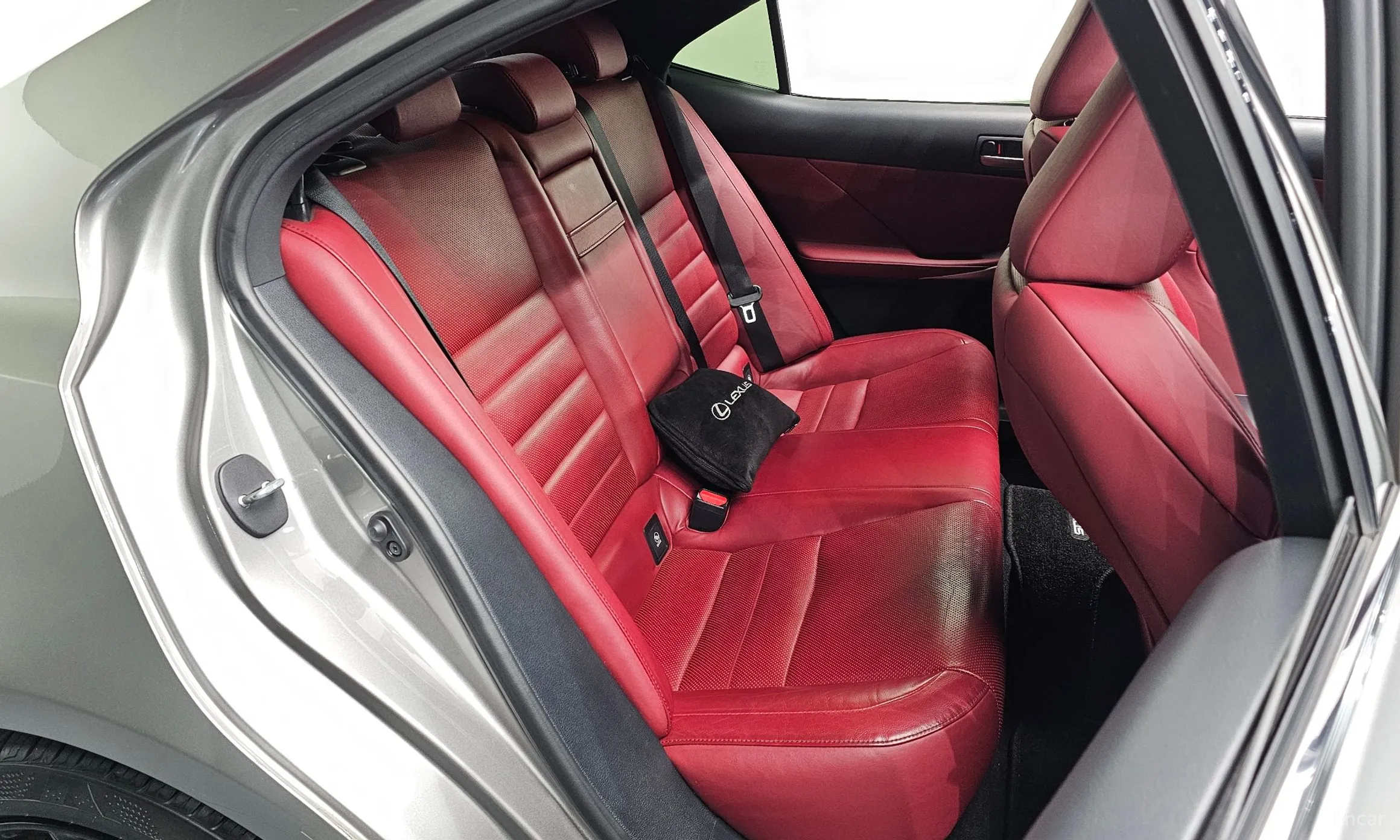 Lexus New IS300 превью 11