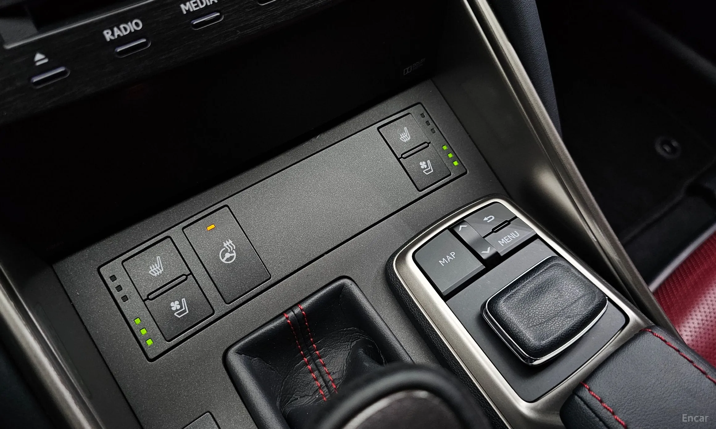 Lexus New IS300 превью 20