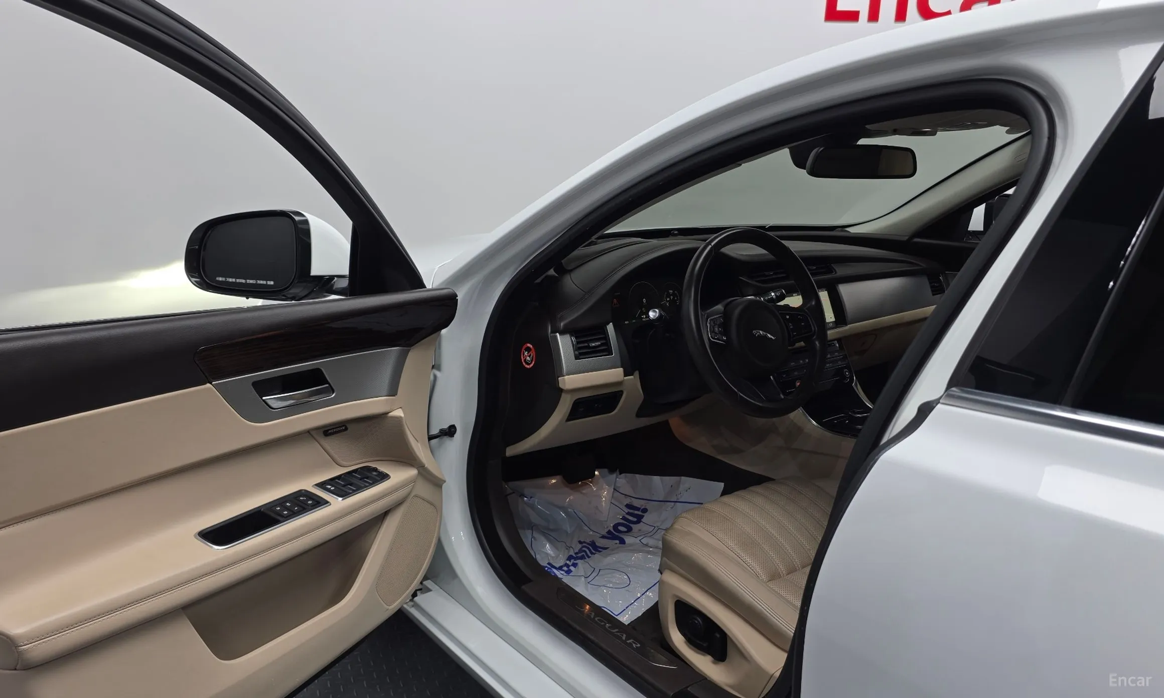 Jaguar XF (x260) превью 10