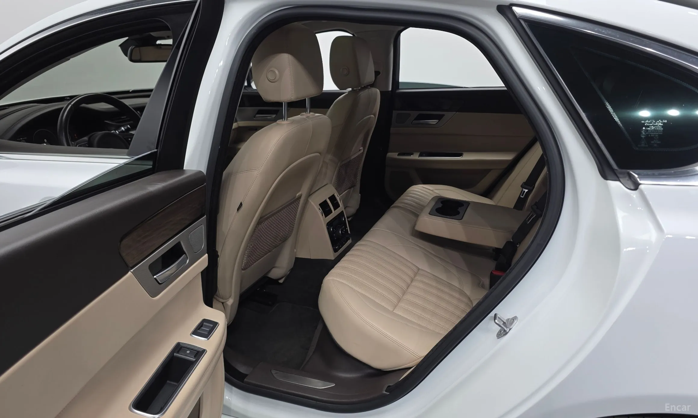 Jaguar XF (x260) превью 11