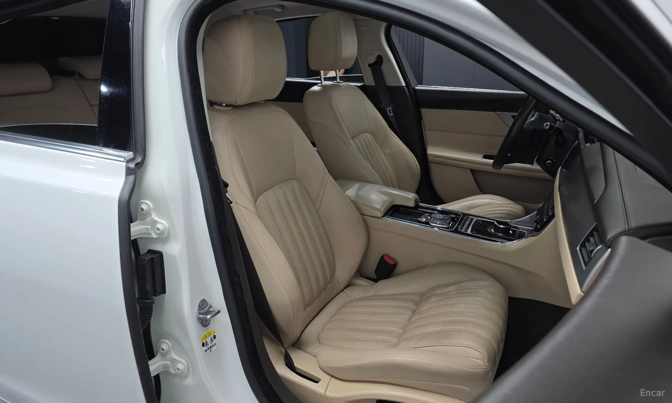 Jaguar XF (x260) превью 12