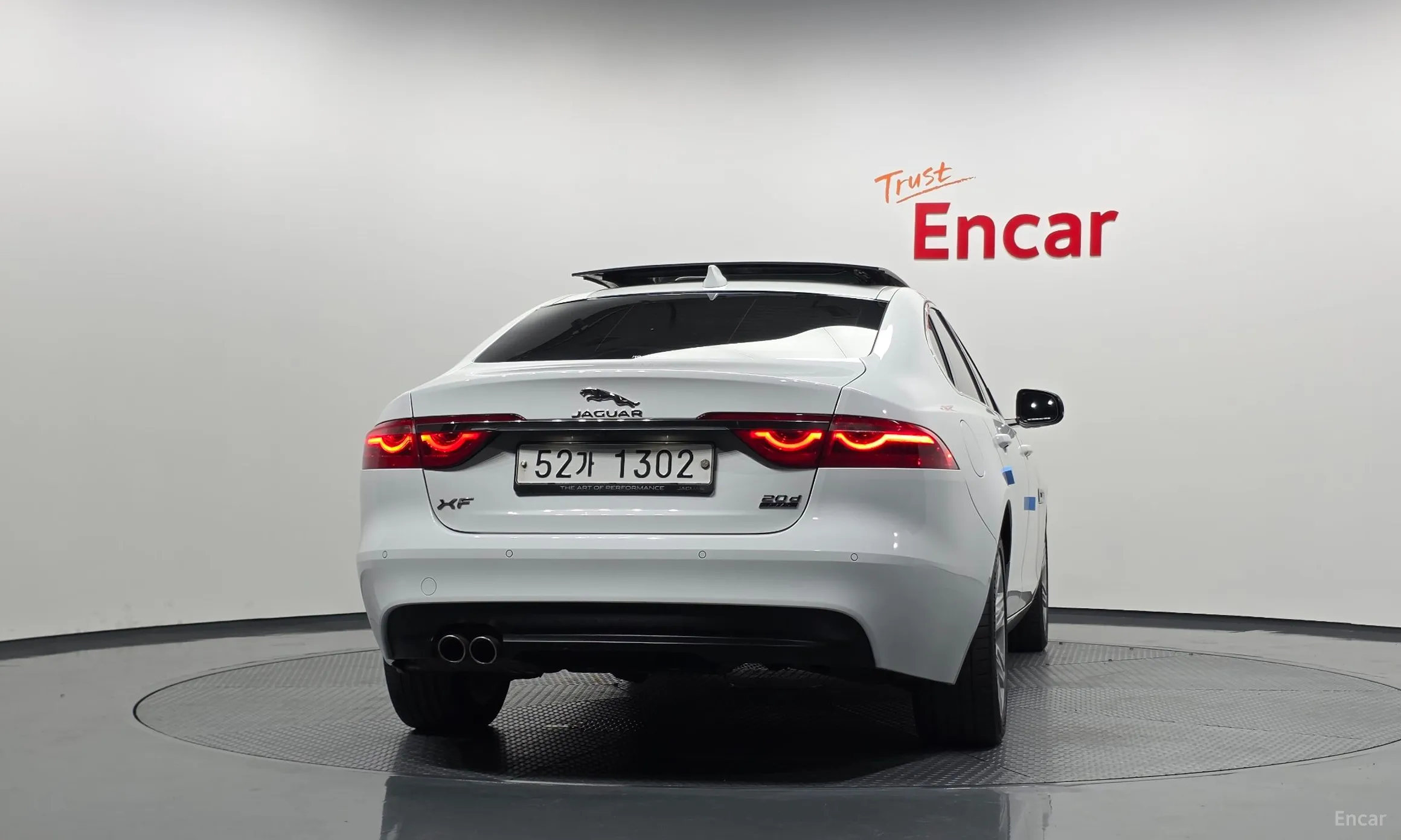 Jaguar XF (x260) превью 4
