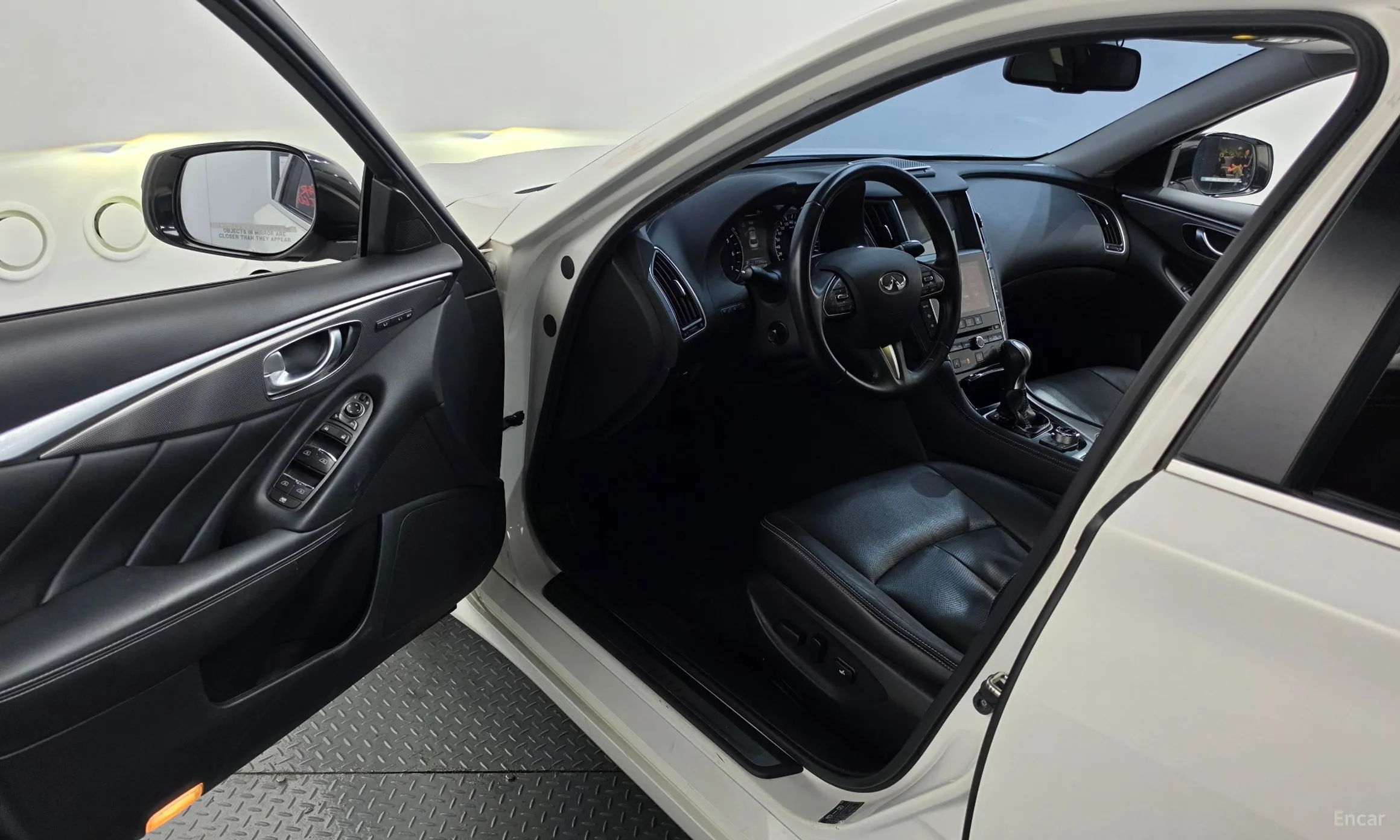 Infiniti Q50 превью 10