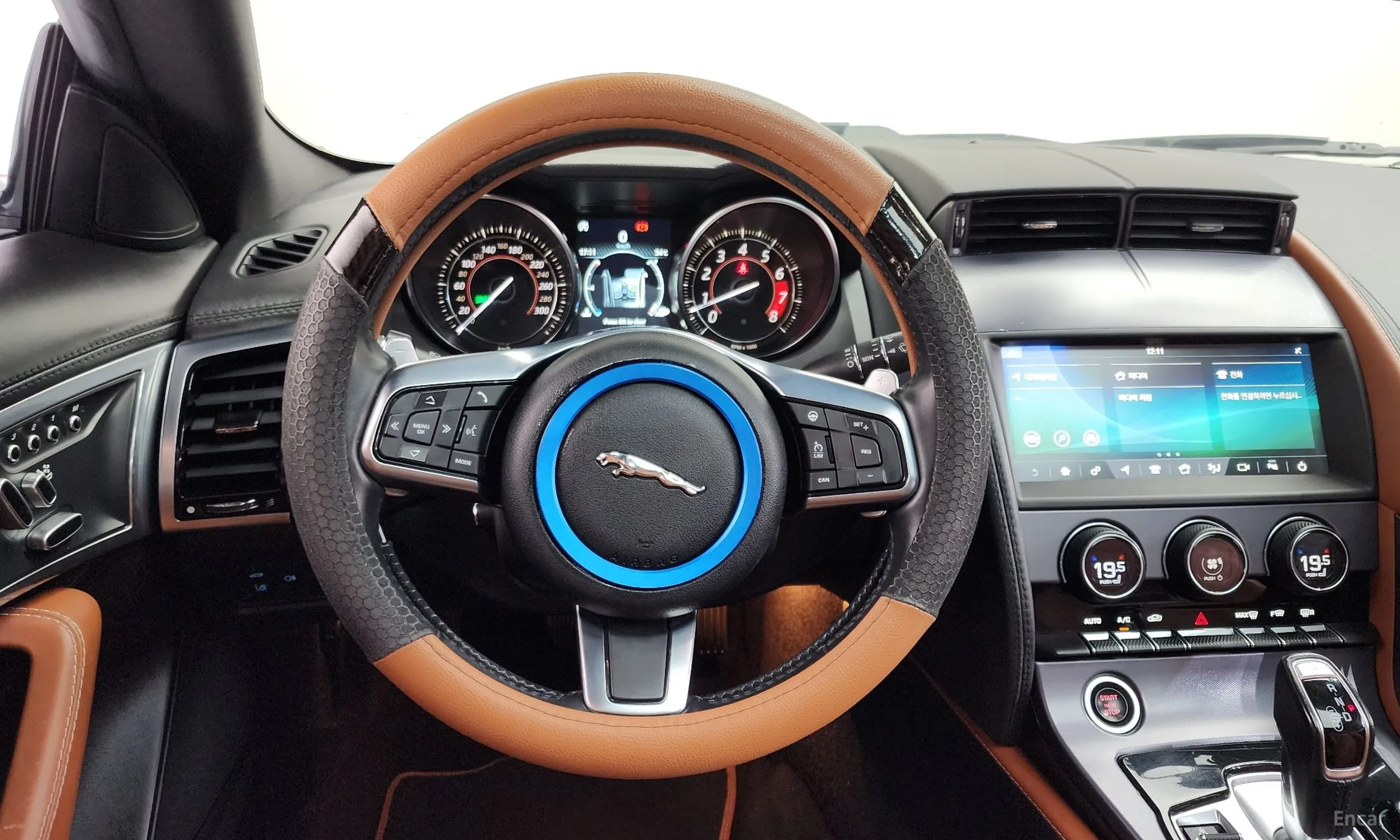 Jaguar F-TYPE превью 11