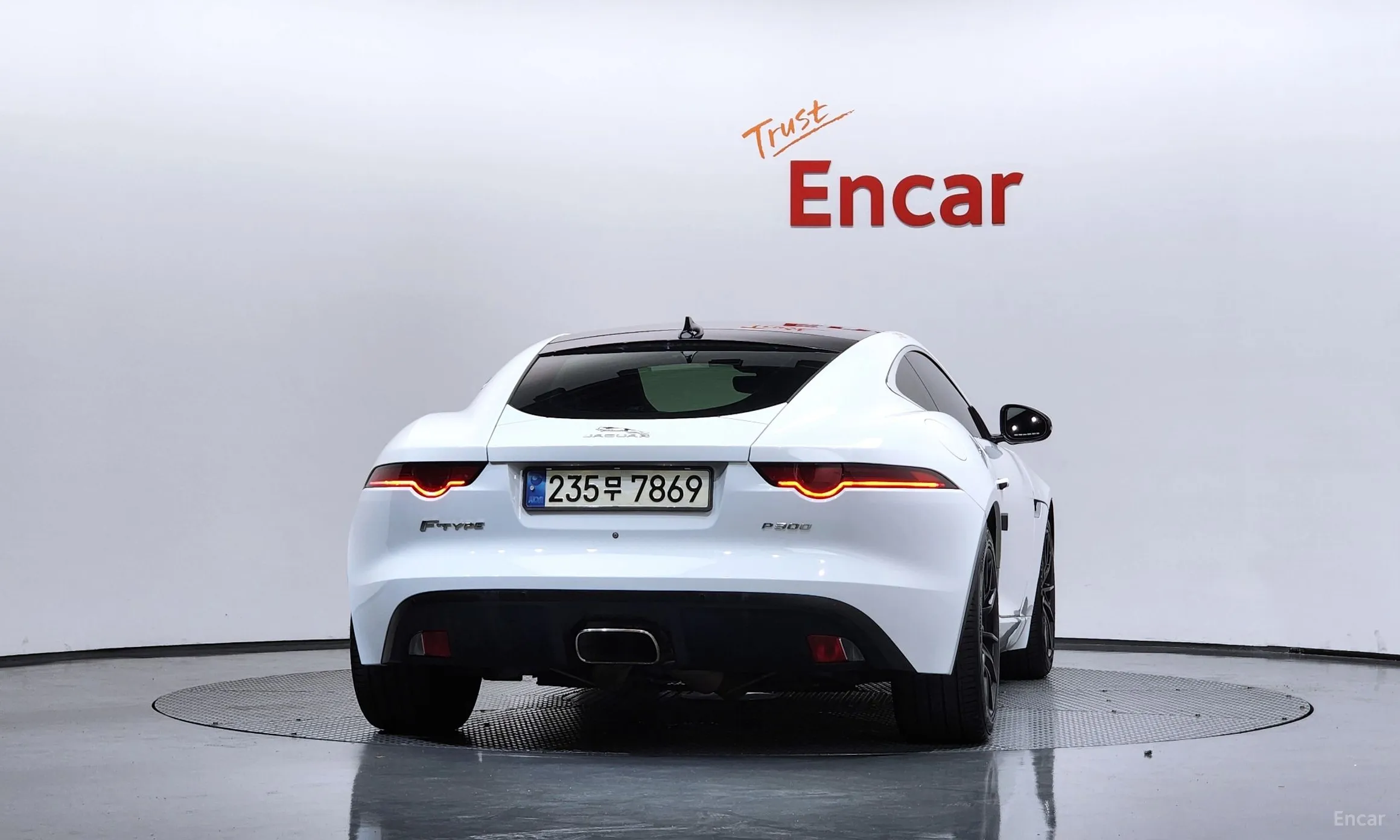 Jaguar F-TYPE превью 4