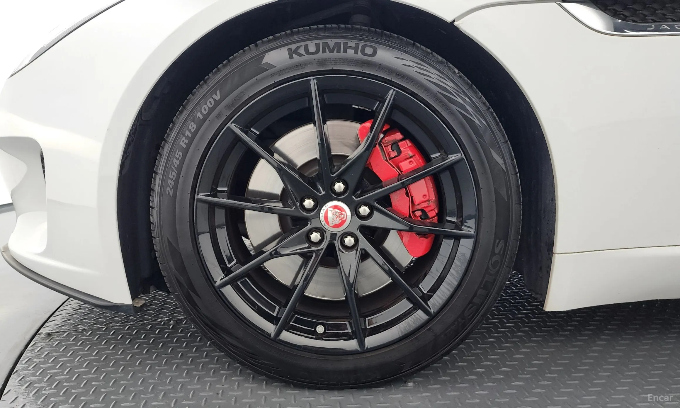 Jaguar F-TYPE превью 5
