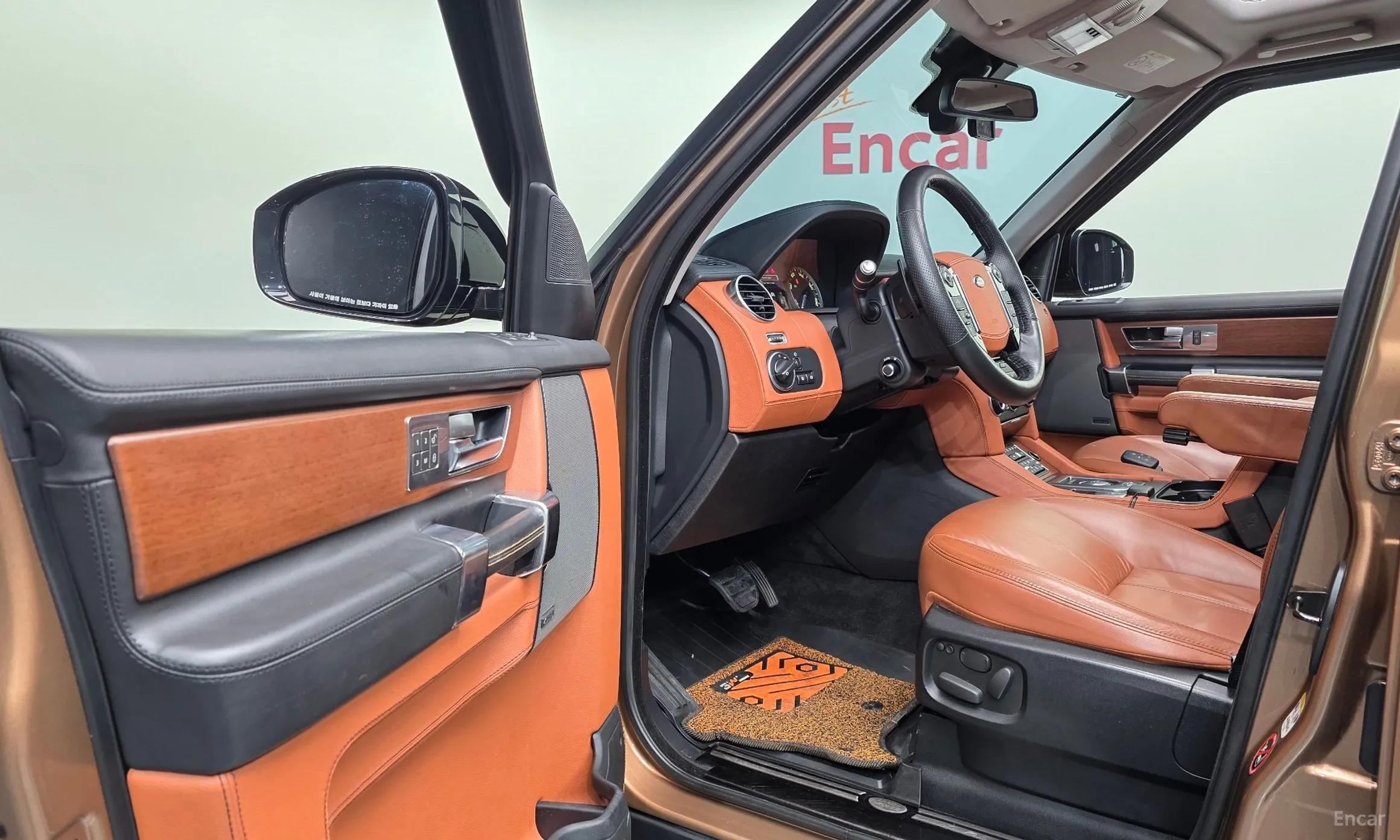 Land Rover Discovery 4 превью 10