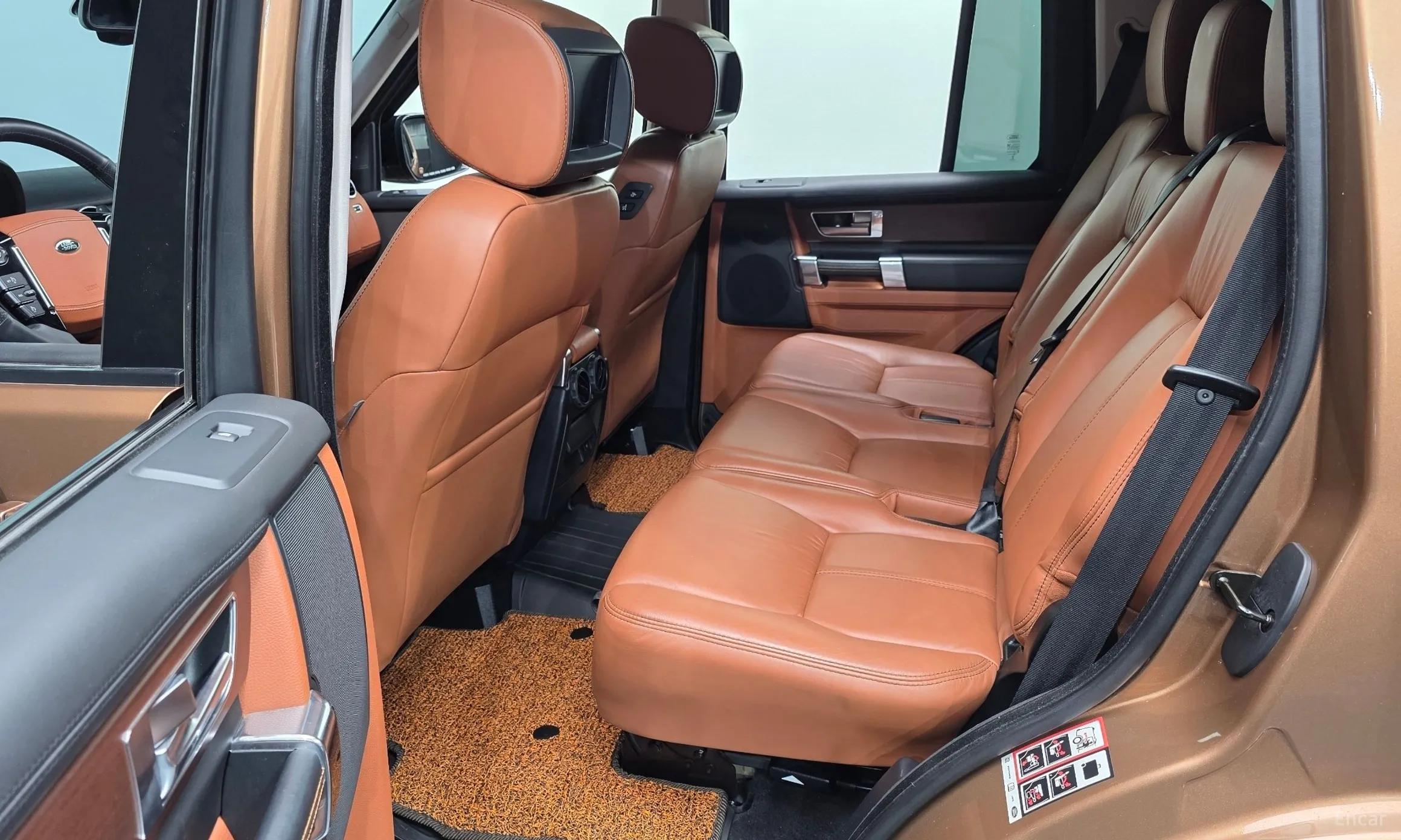 Land Rover Discovery 4 превью 12