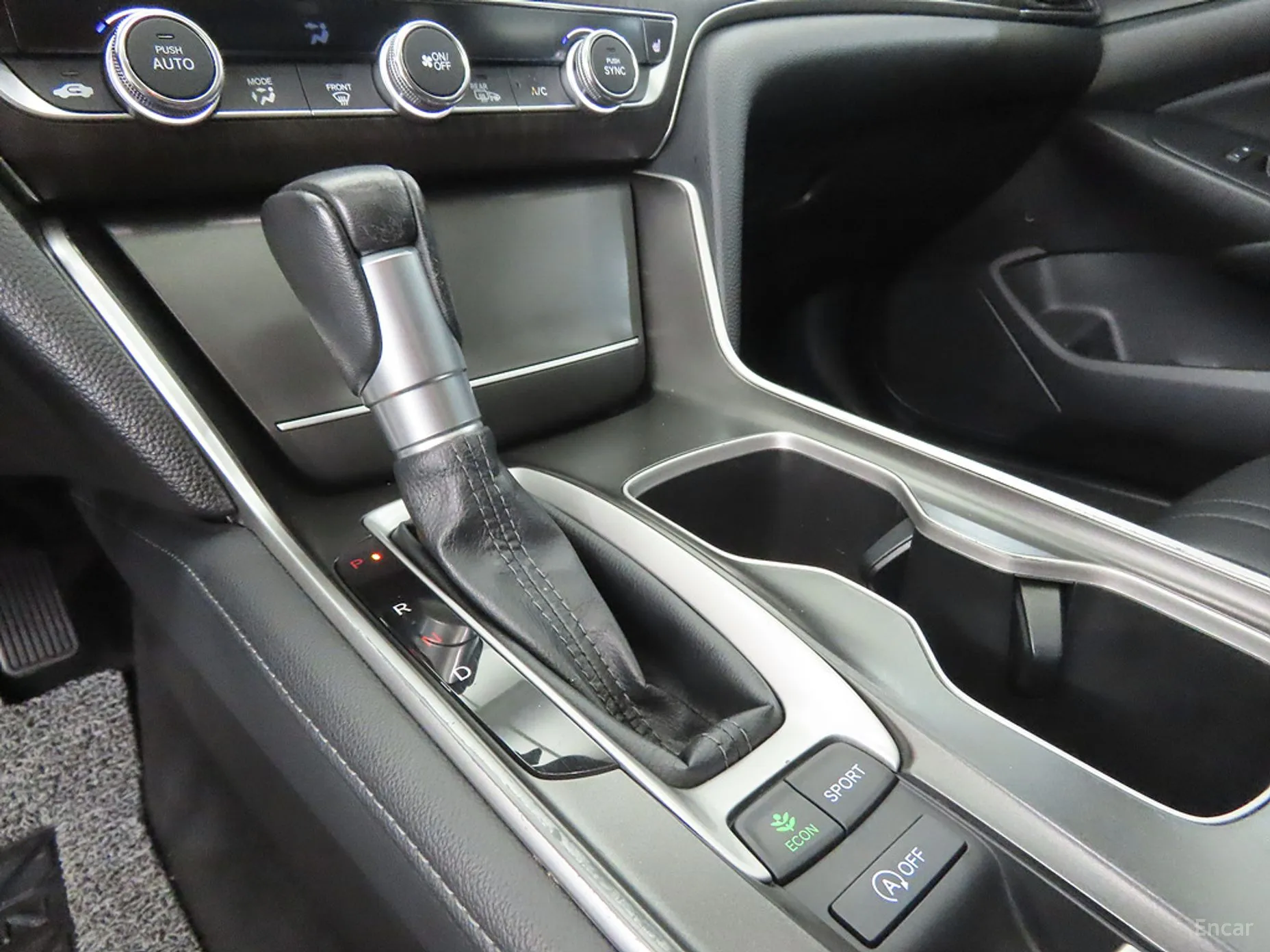 Honda Accord 10th Generation превью 11