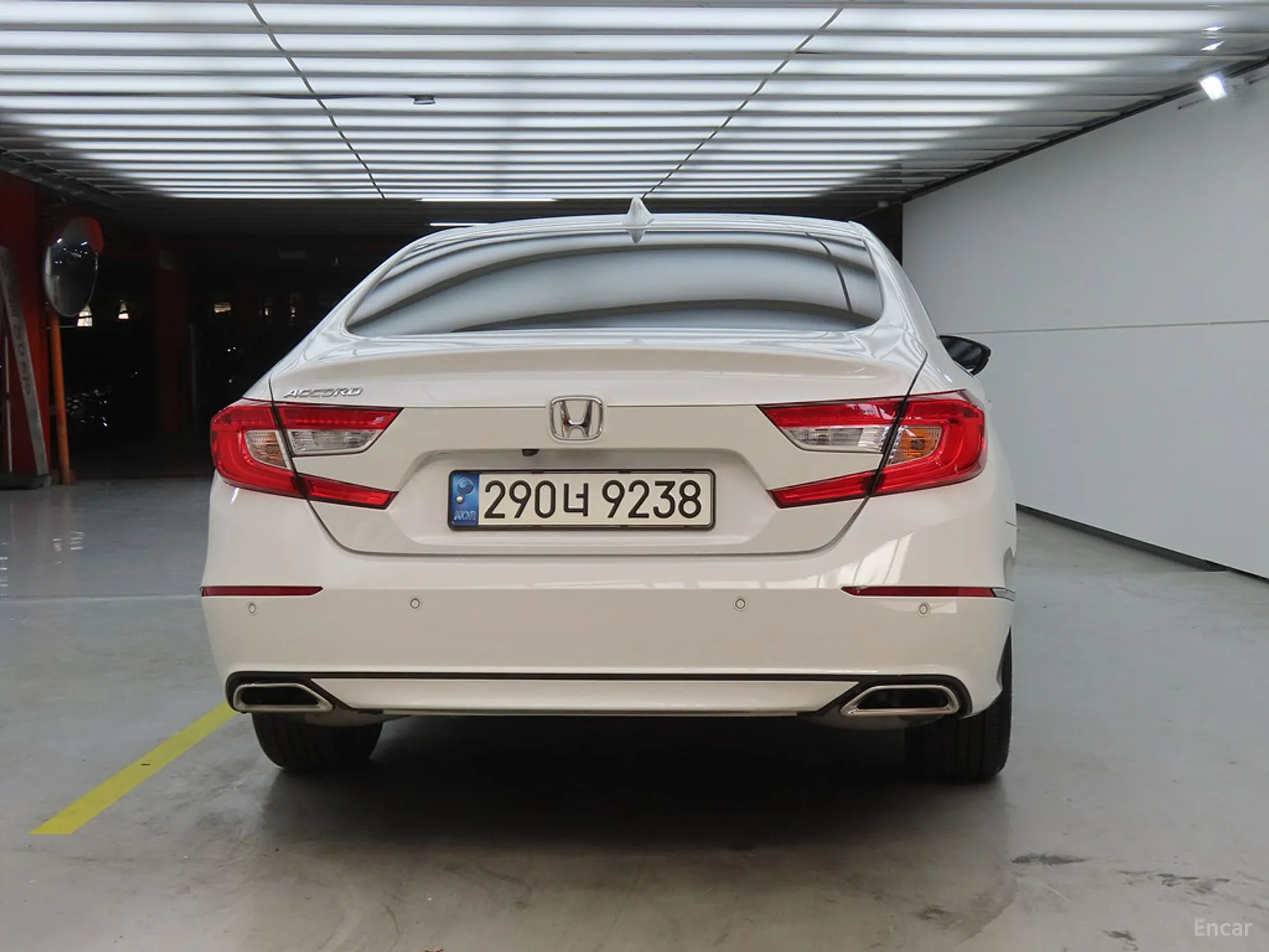 Honda Accord 10th Generation превью 3