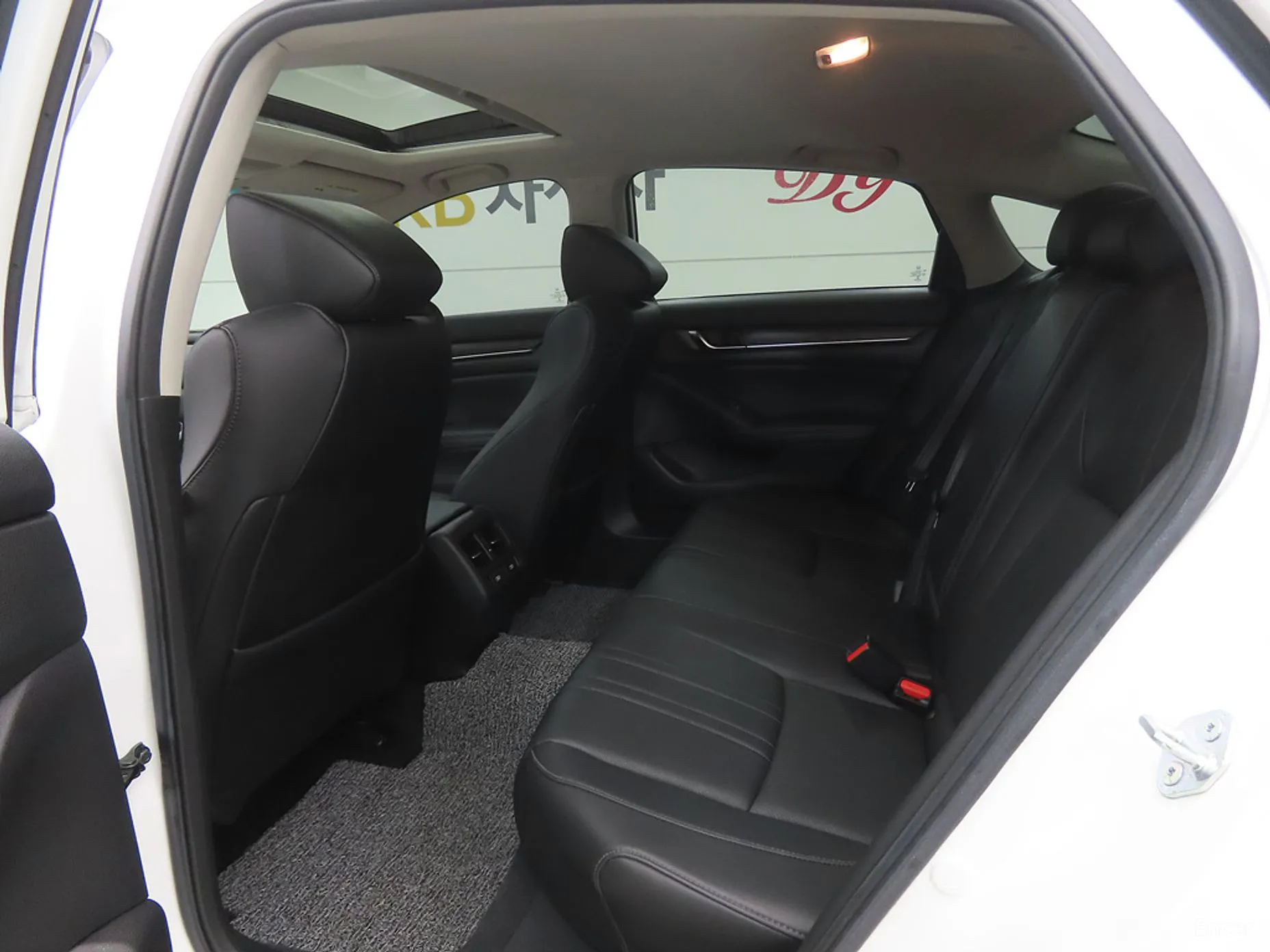 Honda Accord 10th Generation превью 6