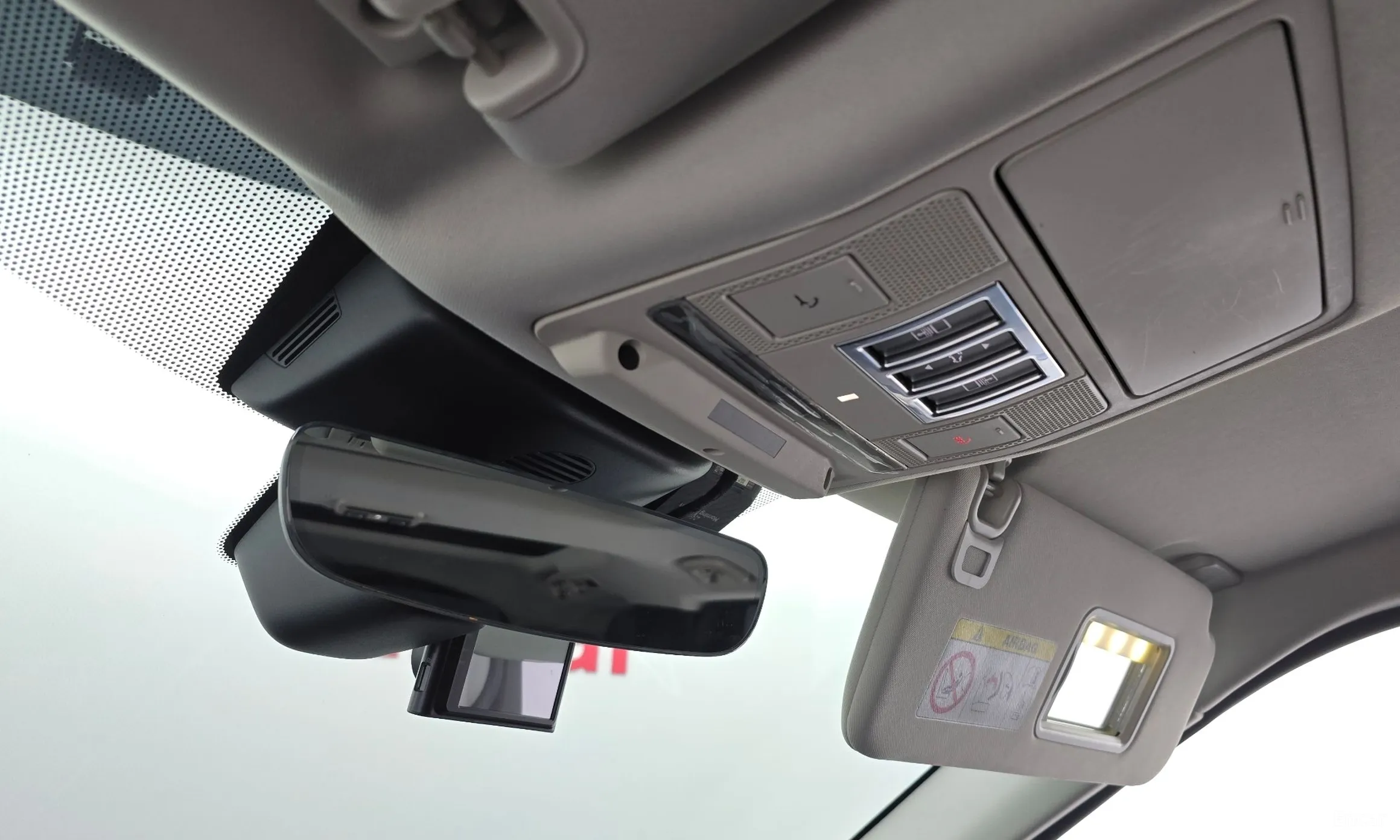 Land Rover Discovery 5 превью 17