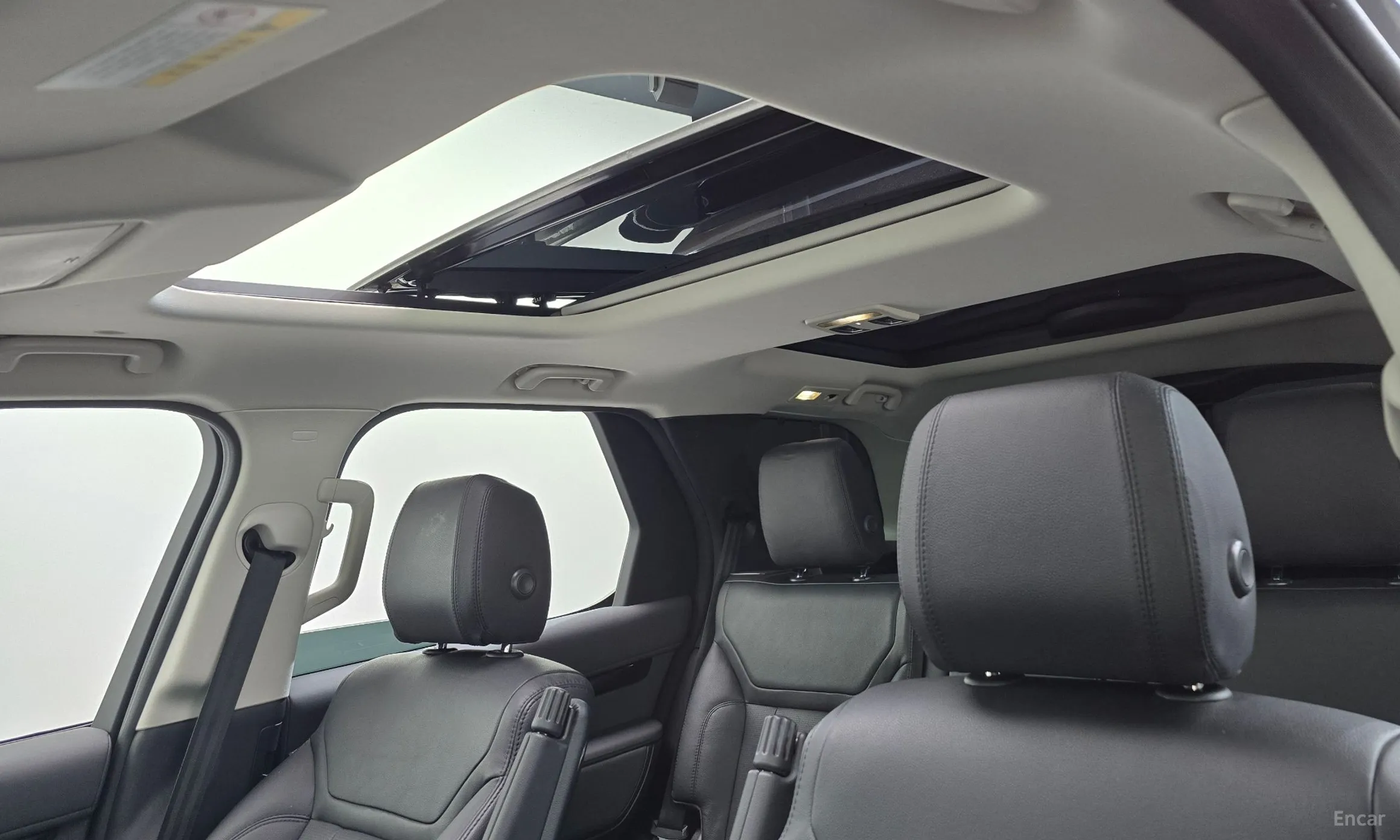 Land Rover Discovery 5 превью 18
