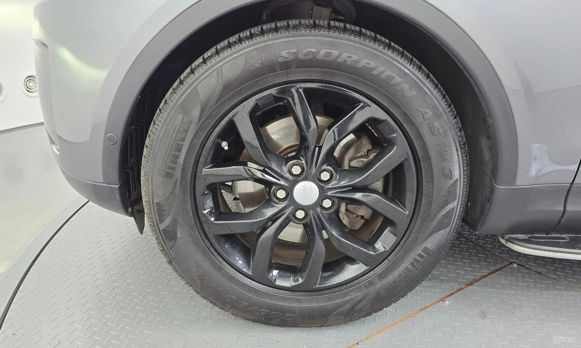 Land Rover Discovery 5 превью 5
