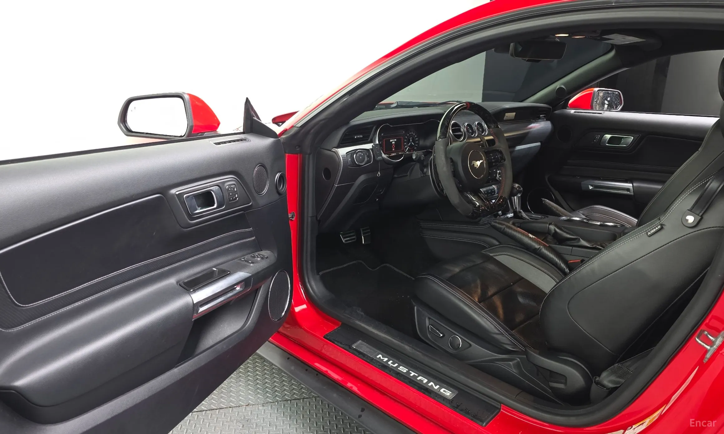 Ford Mustang превью 10