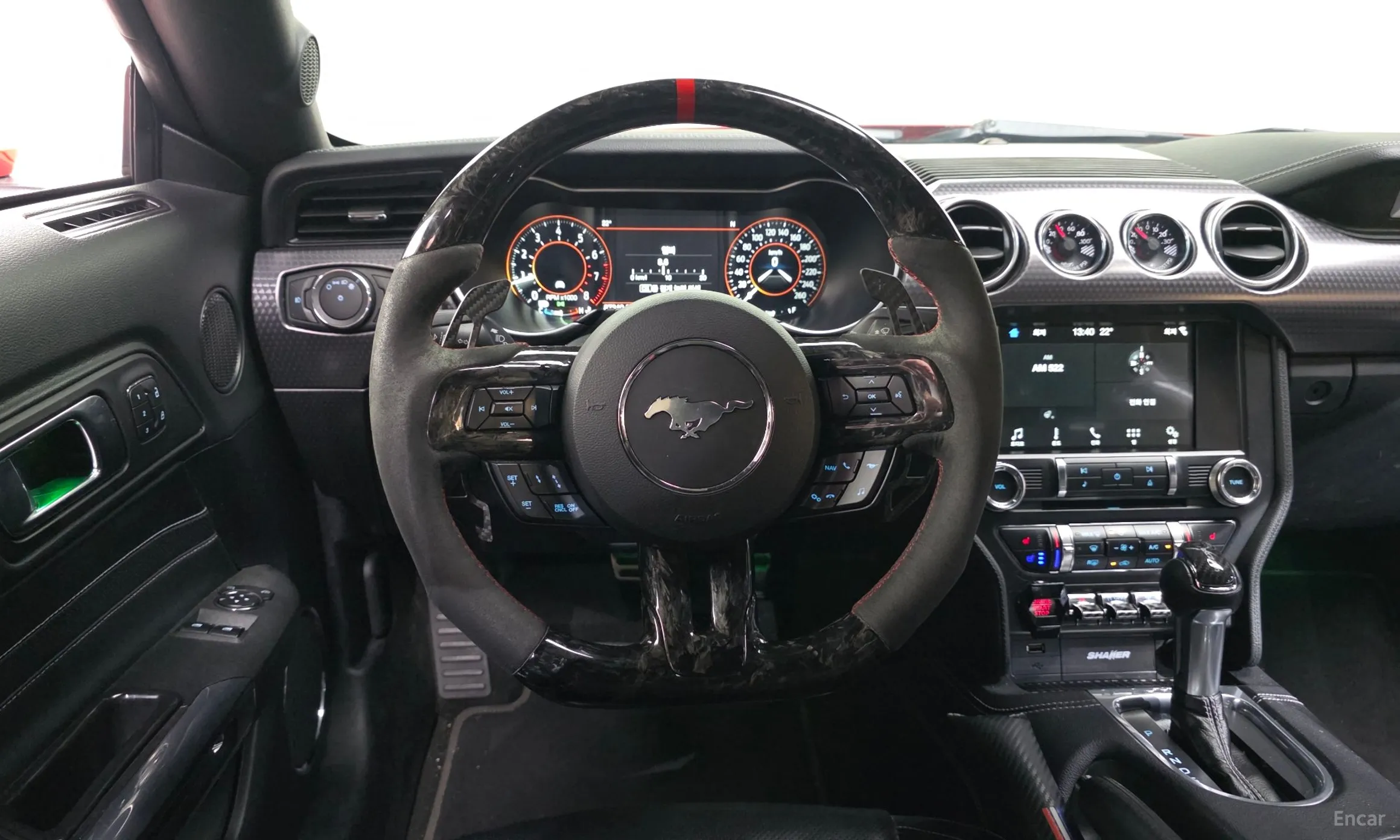 Ford Mustang превью 13