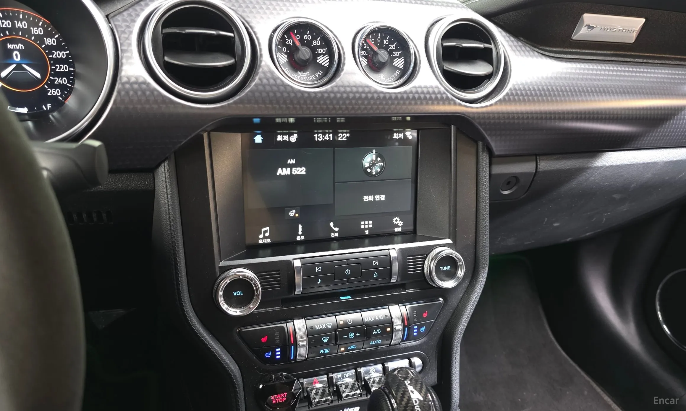 Ford Mustang превью 14